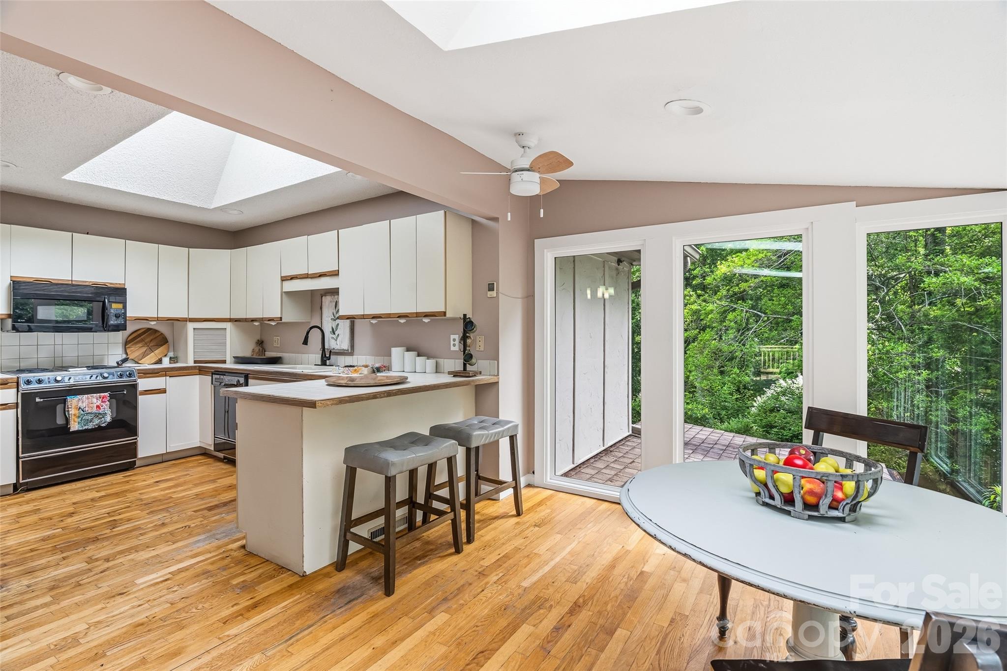 16 Canterbury Drive — Arden