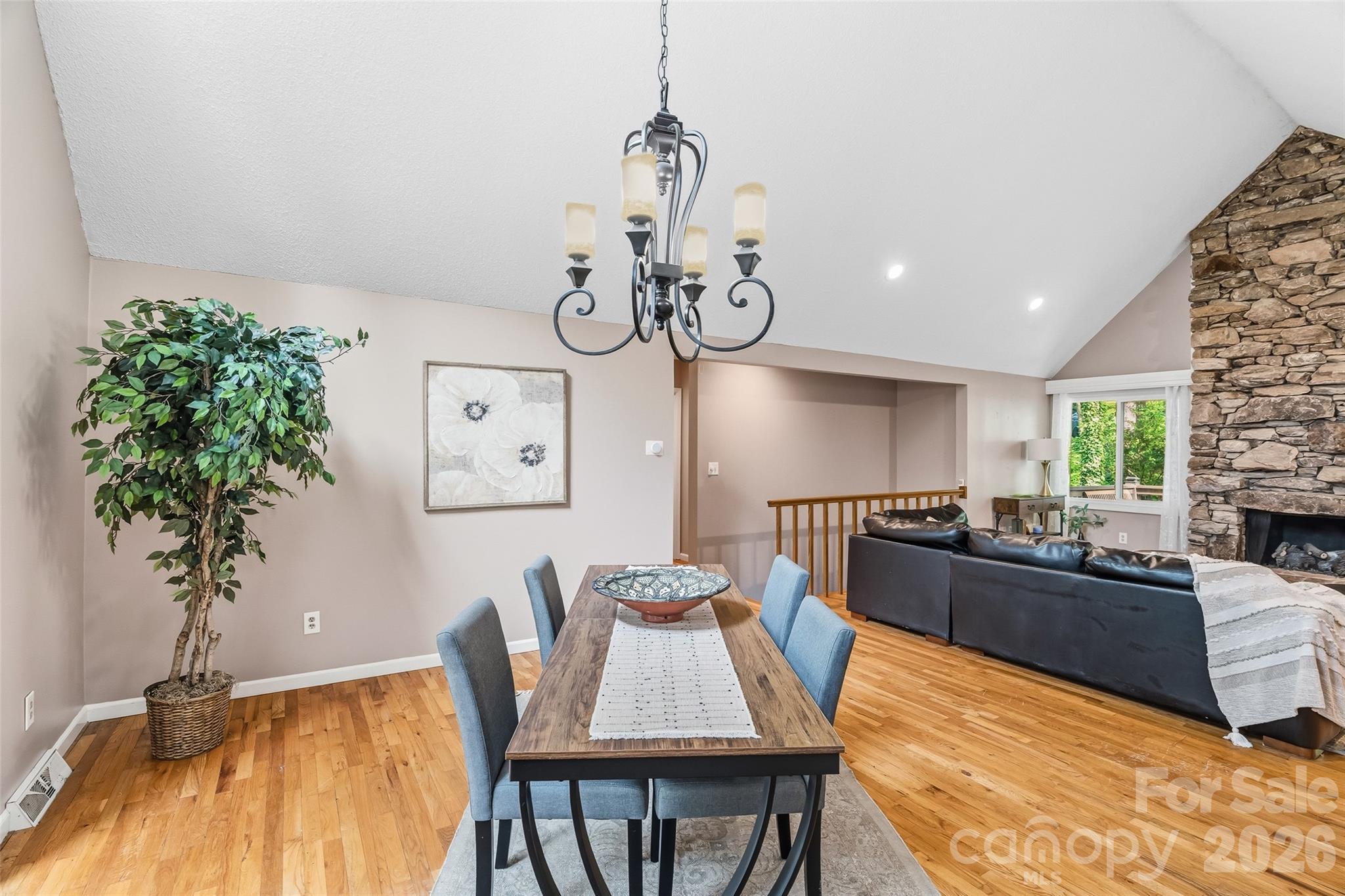 16 Canterbury Drive — Arden