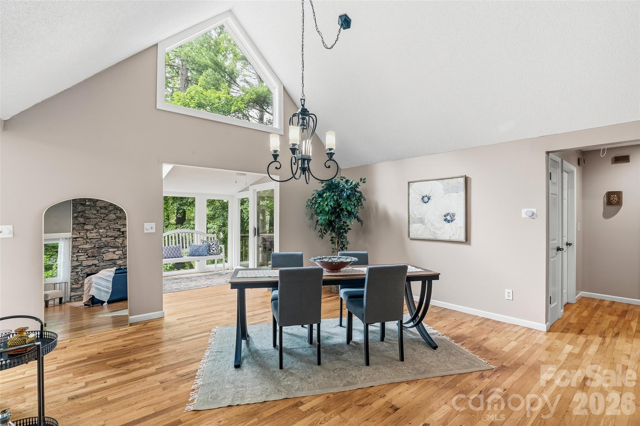 16 Canterbury Drive — Arden
