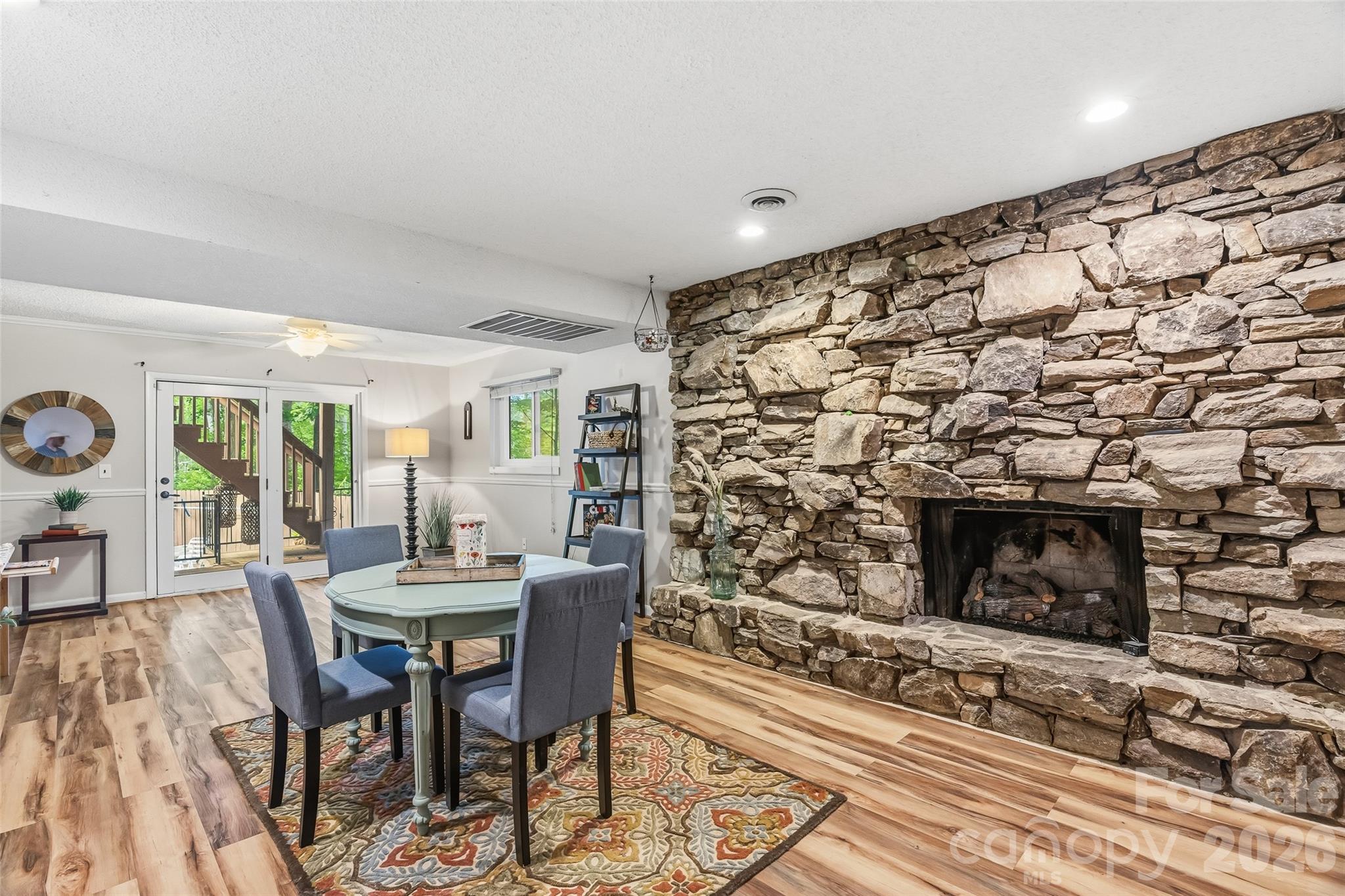 16 Canterbury Drive — Arden
