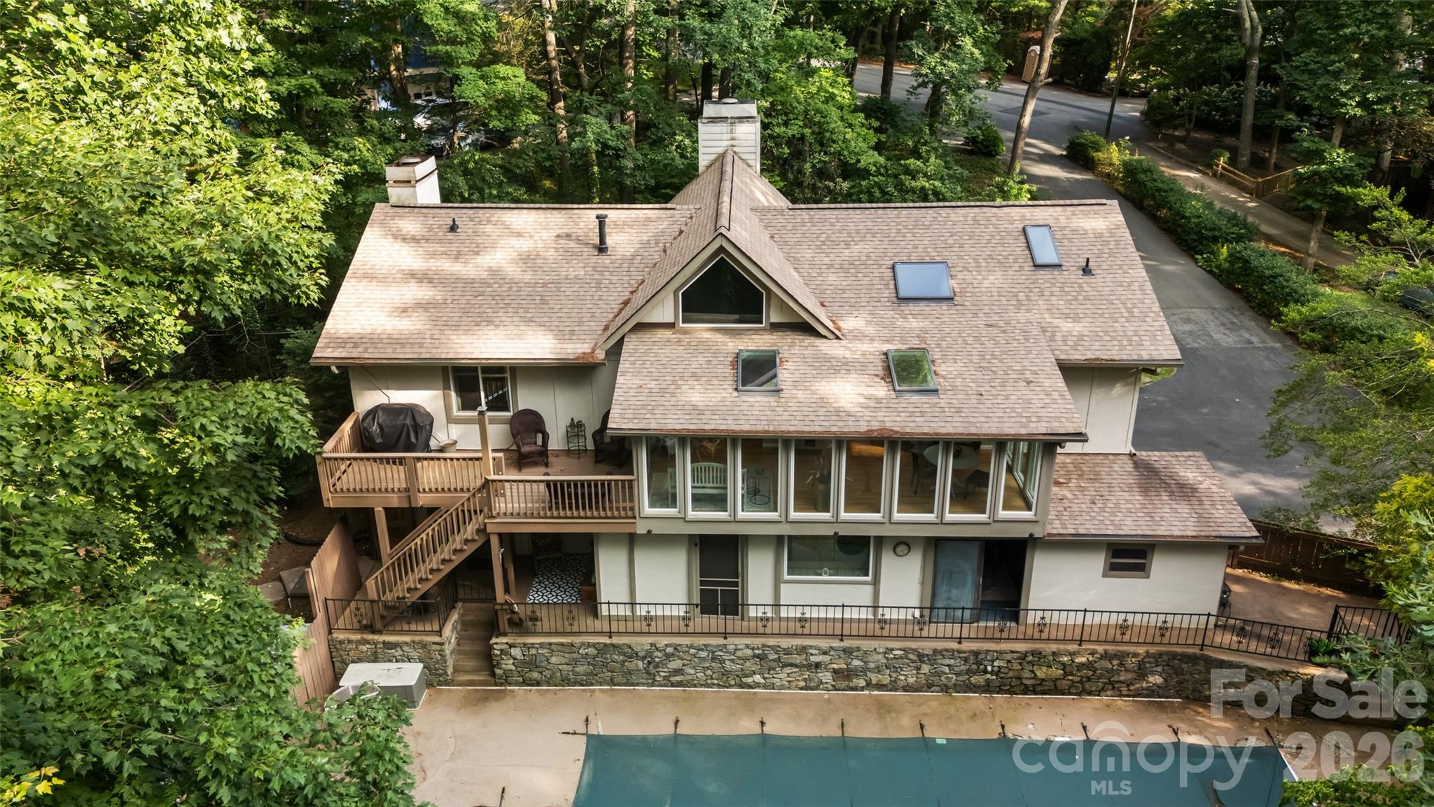 16 Canterbury Drive — Arden