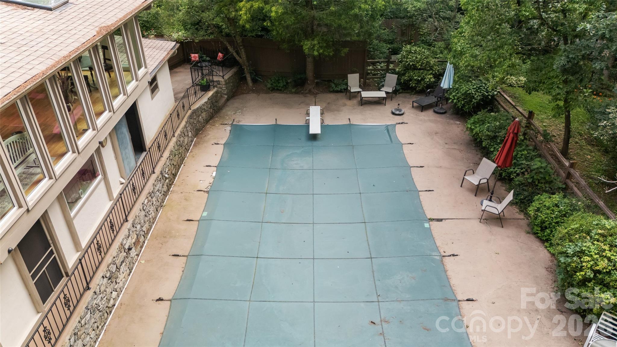 16 Canterbury Drive — Arden