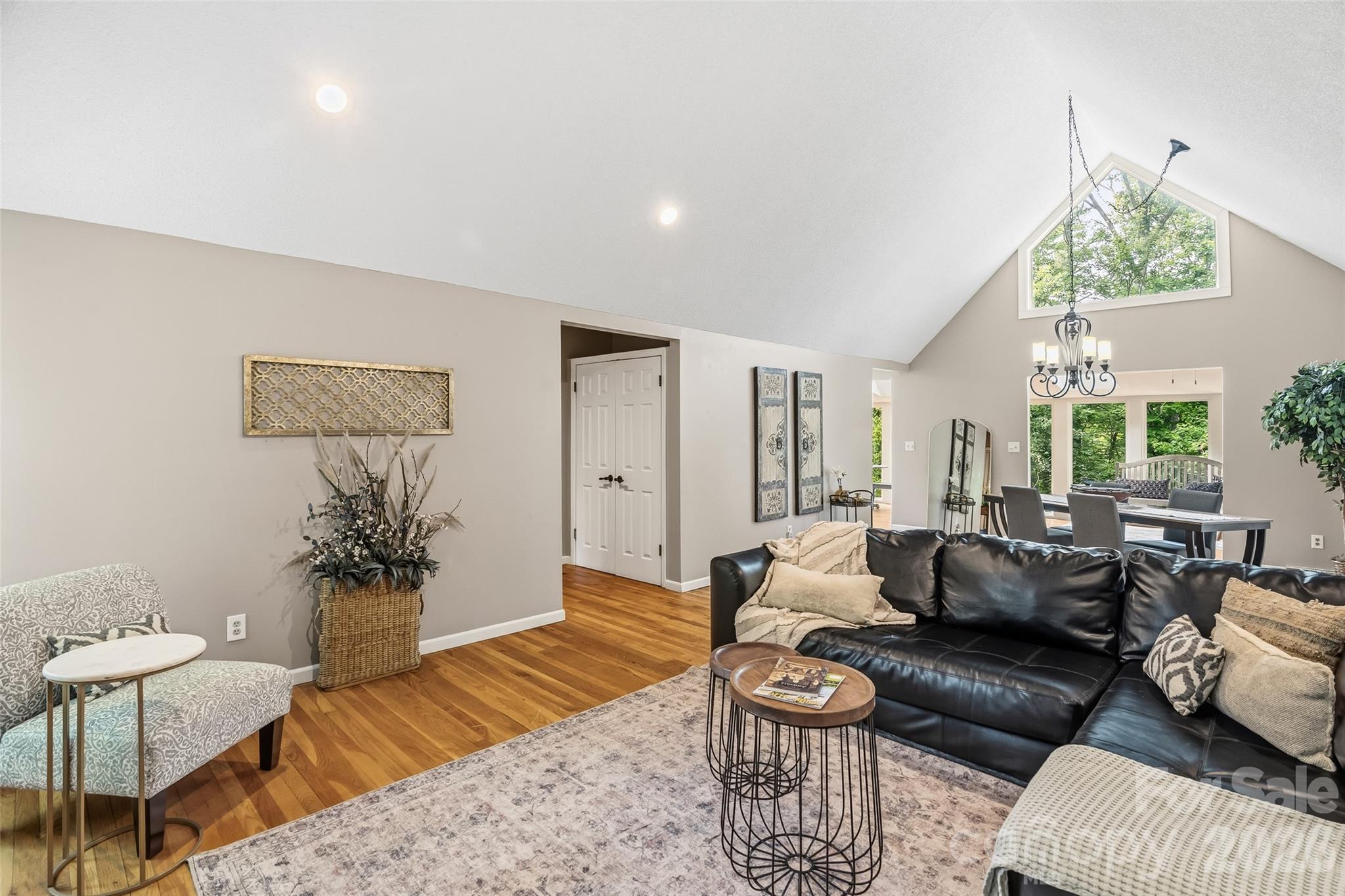 16 Canterbury Drive — Arden