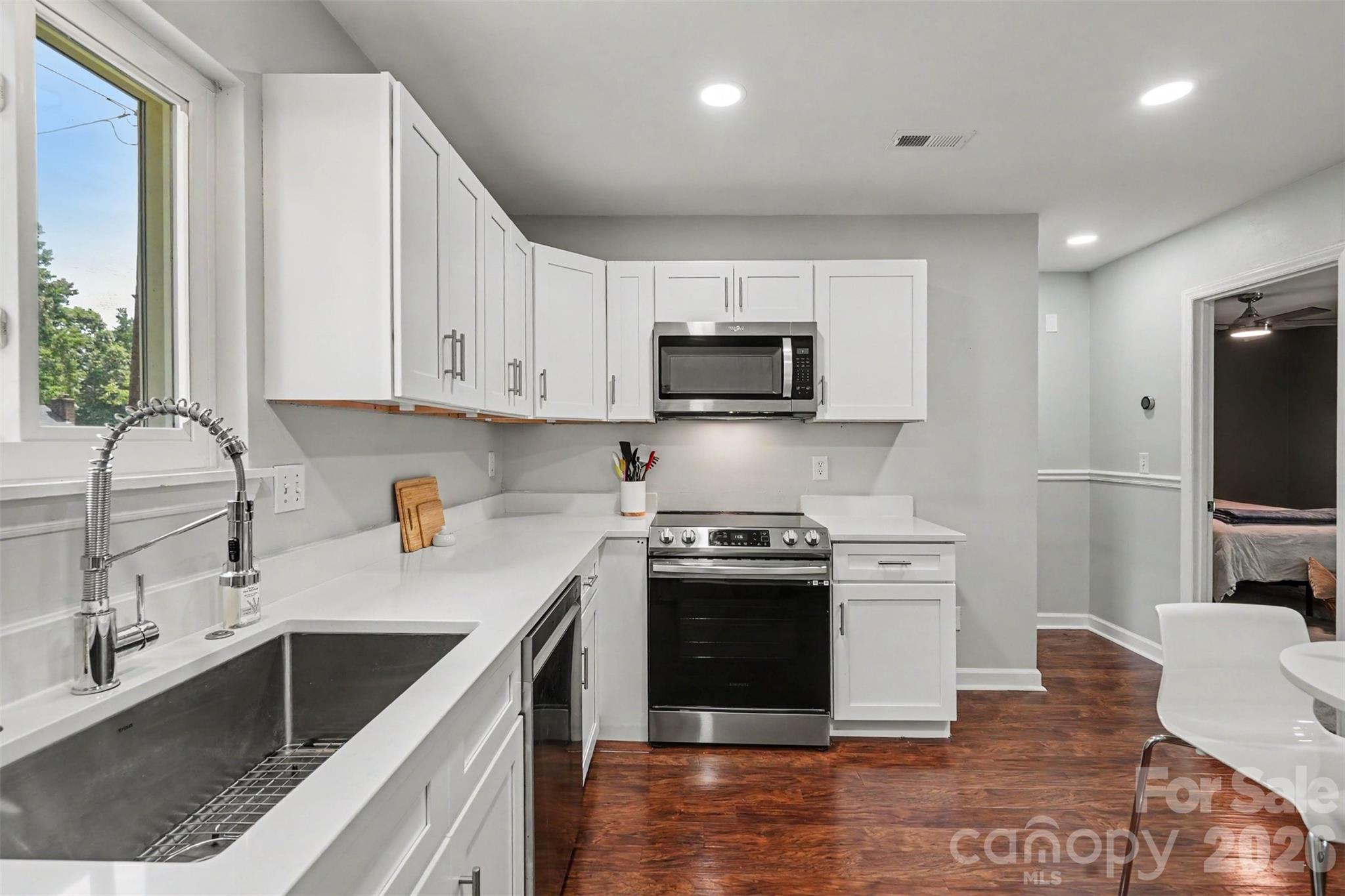 6008 Trysting Road — Charlotte