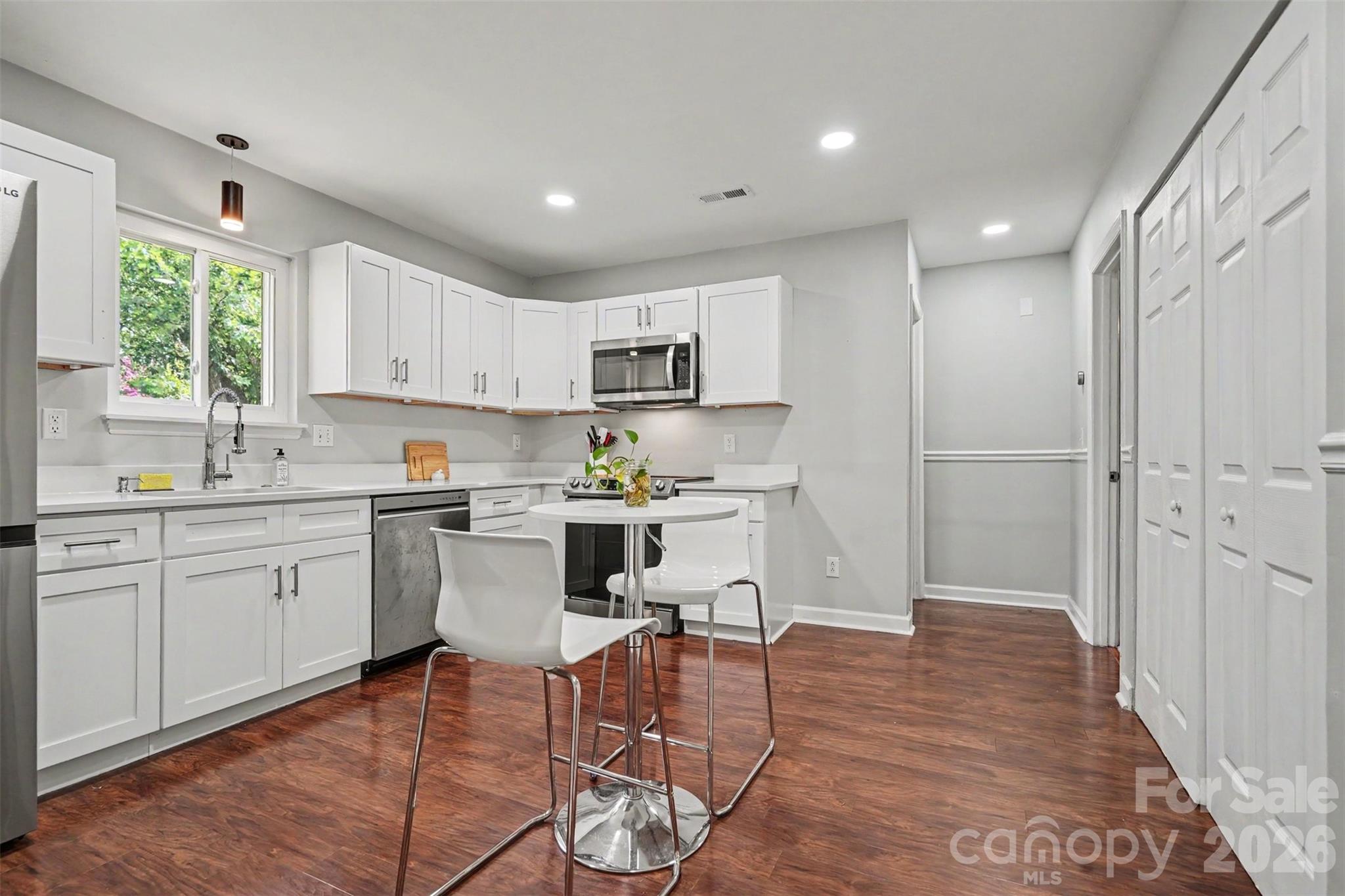 6008 Trysting Road — Charlotte