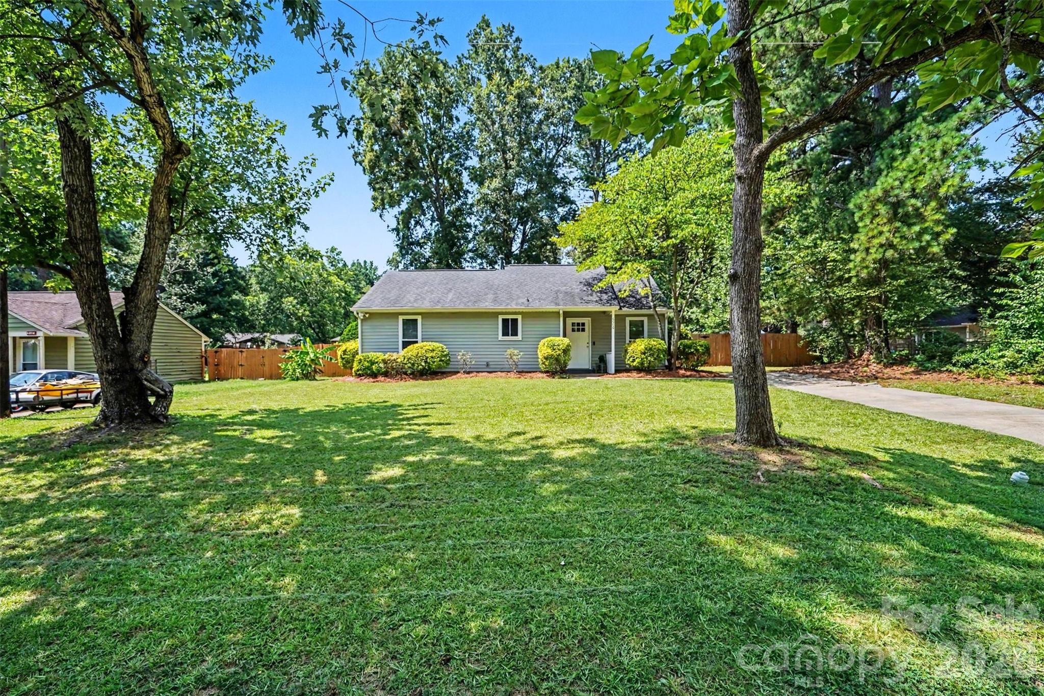6008 Trysting Road — Charlotte