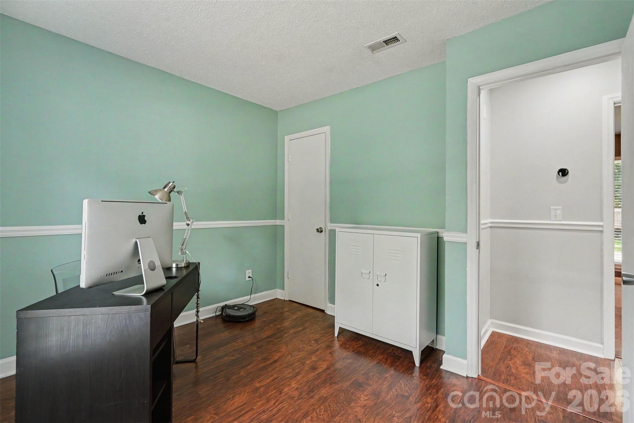 6008 Trysting Road — Charlotte