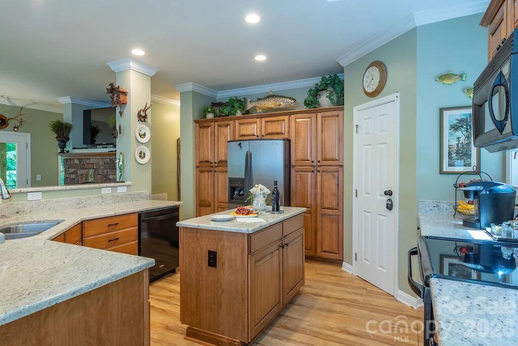 39 Rogers Creek Drive — Bakersville