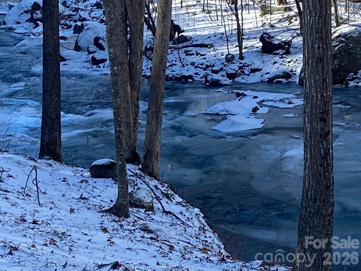 39 Rogers Creek Drive — Bakersville