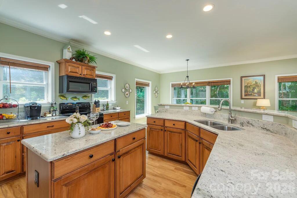 39 Rogers Creek Drive — Bakersville