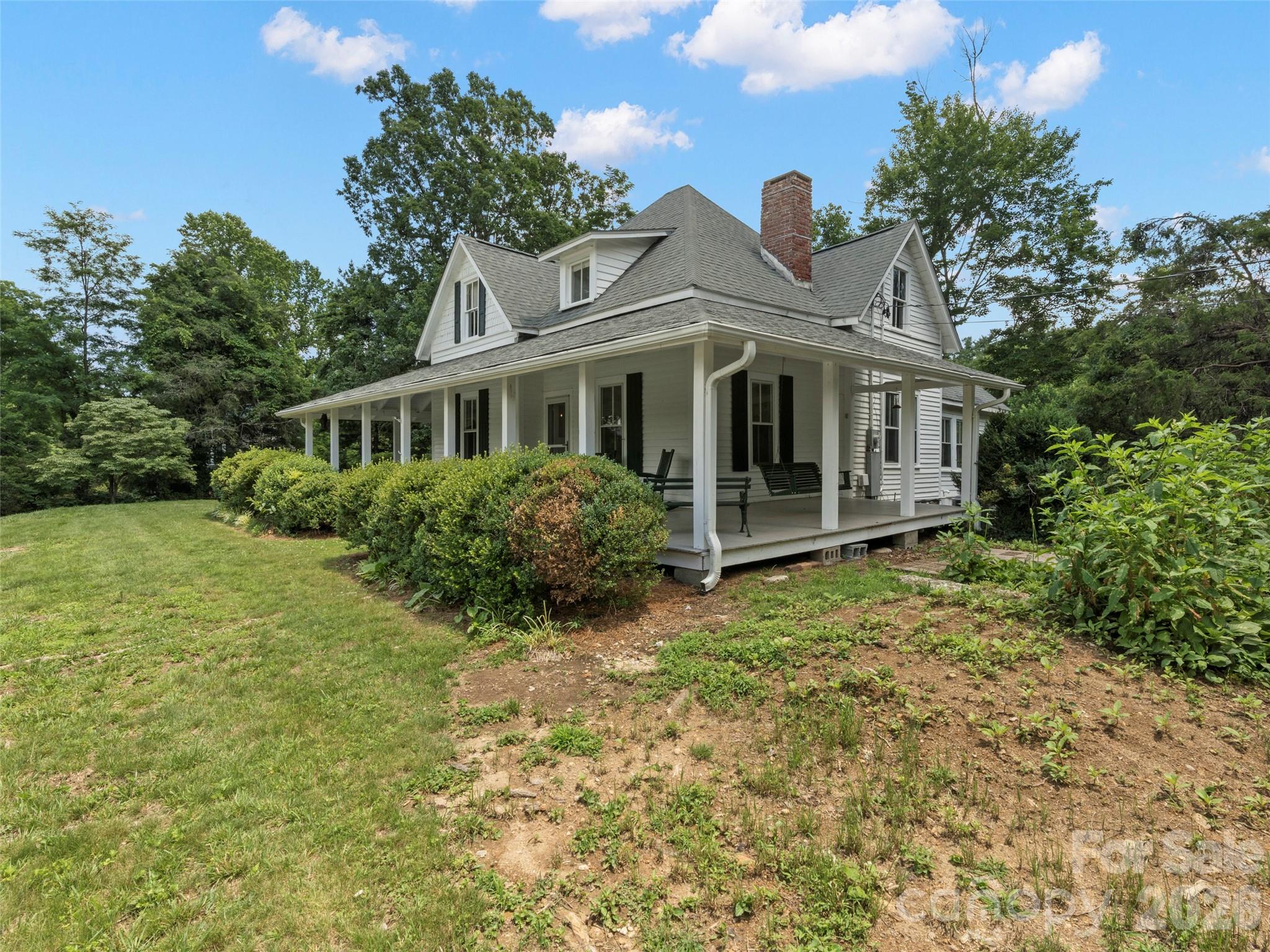 54 Louisiana Avenue — Saluda