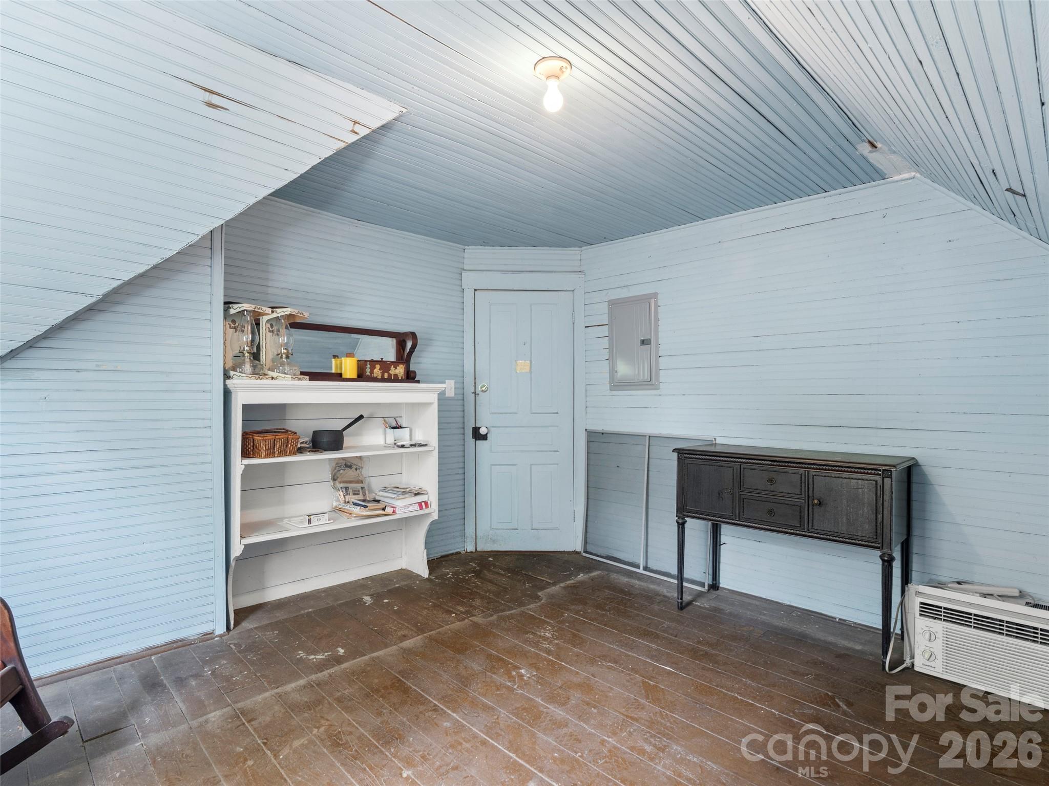 54 Louisiana Avenue — Saluda