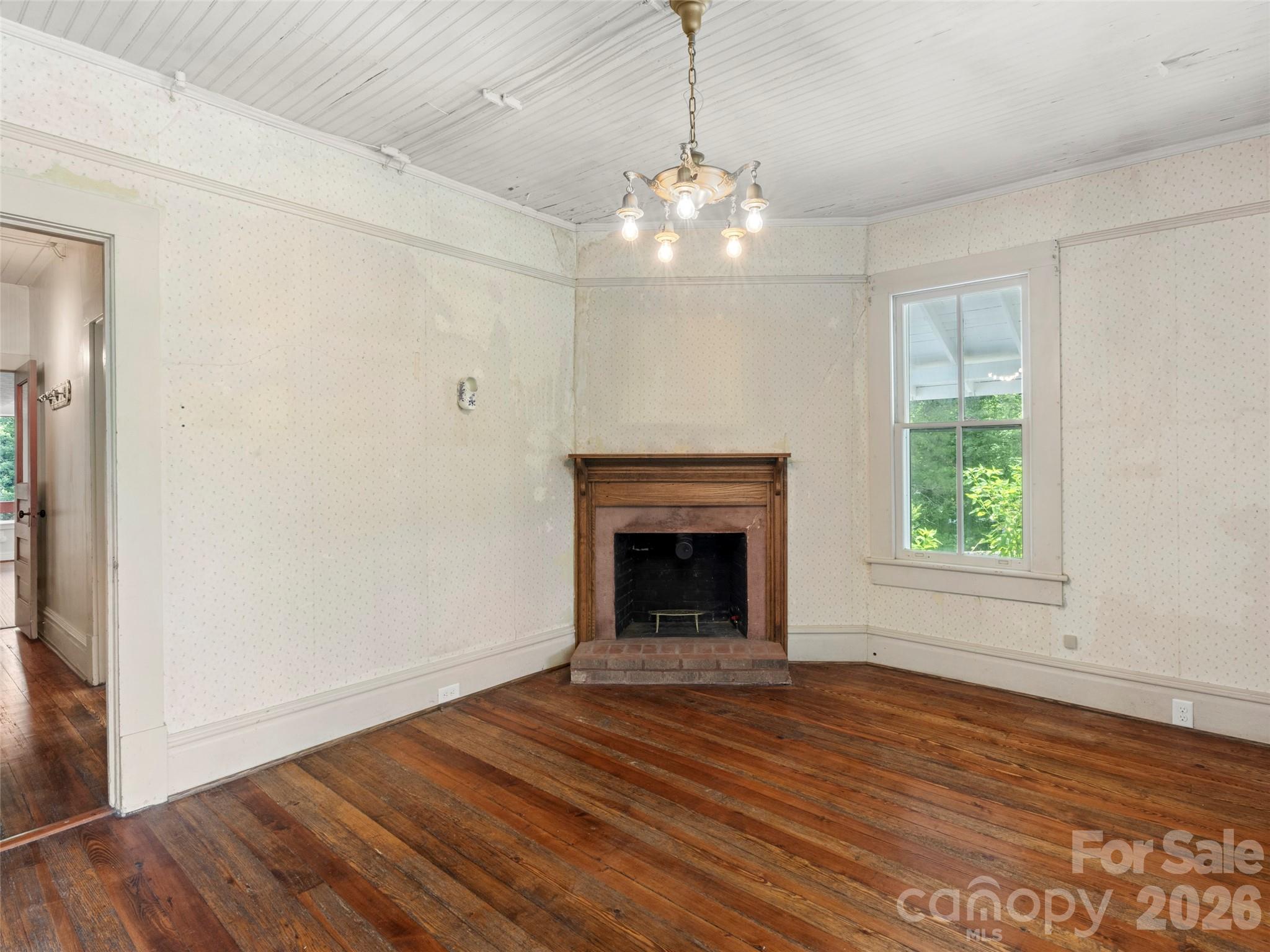 54 Louisiana Avenue — Saluda