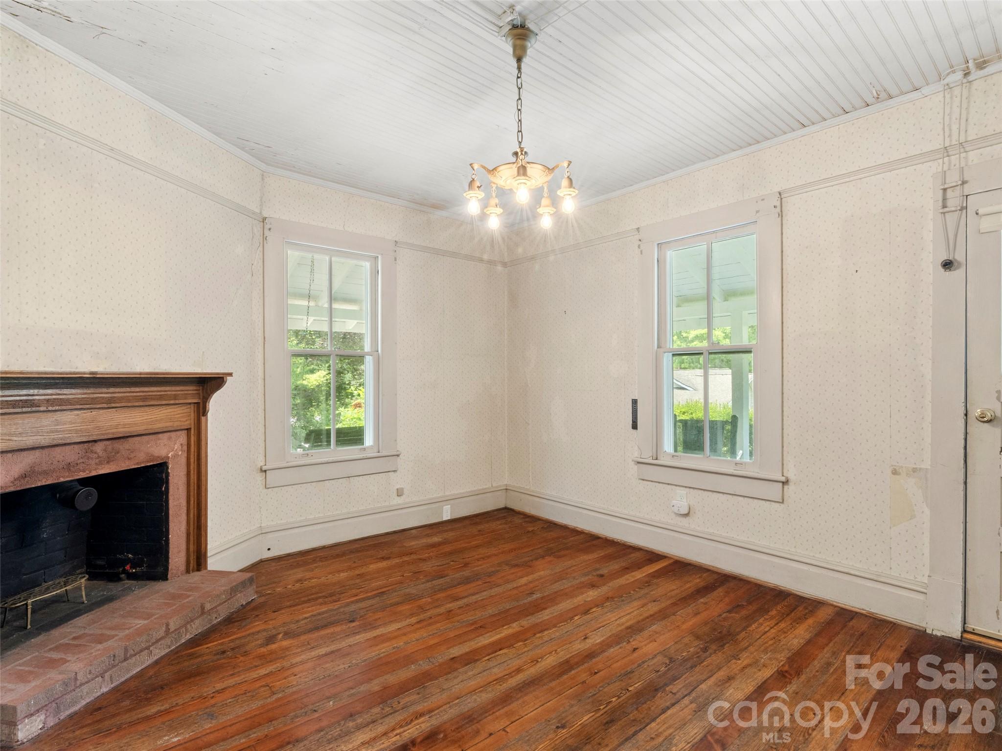 54 Louisiana Avenue — Saluda