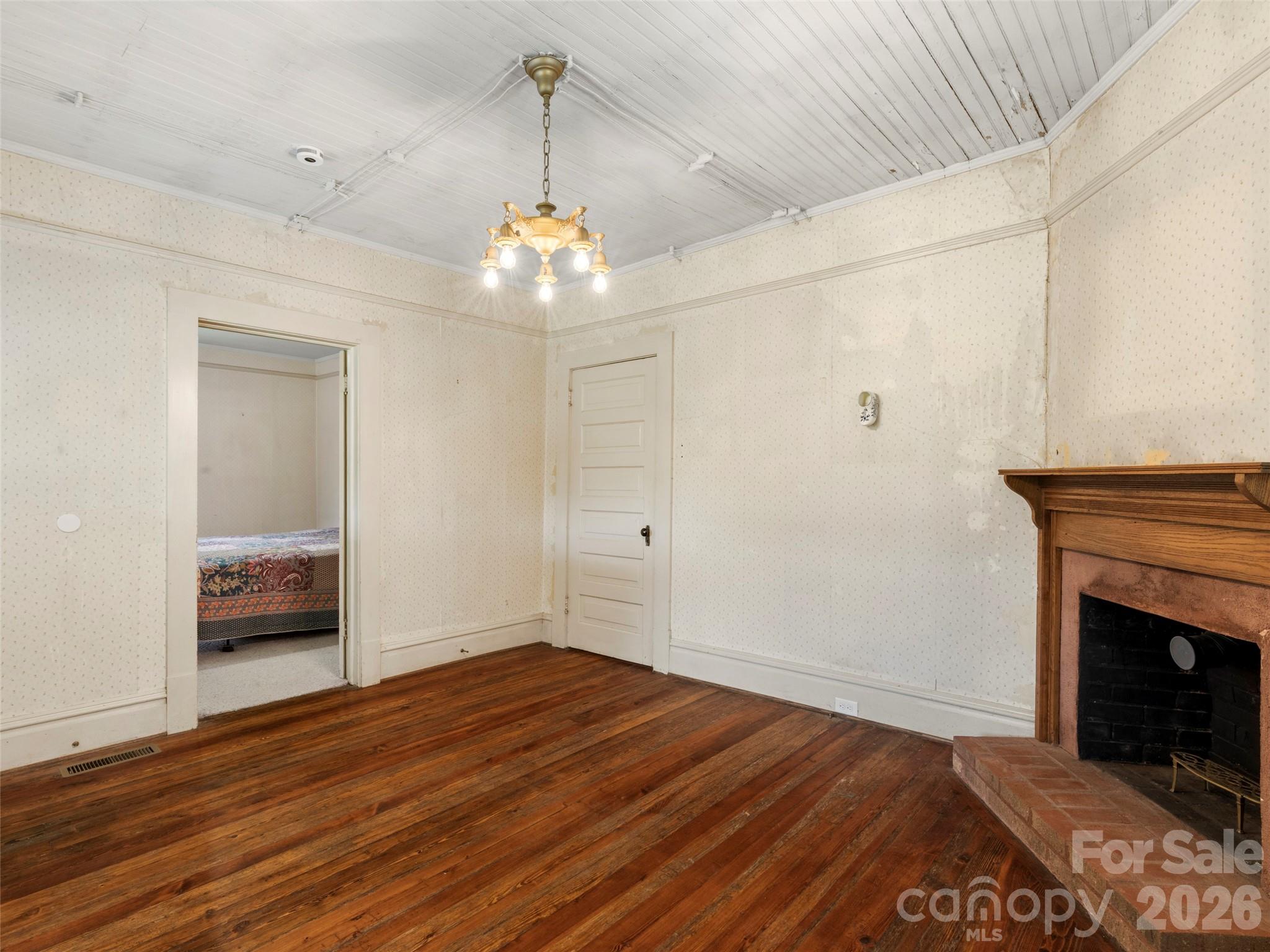 54 Louisiana Avenue — Saluda