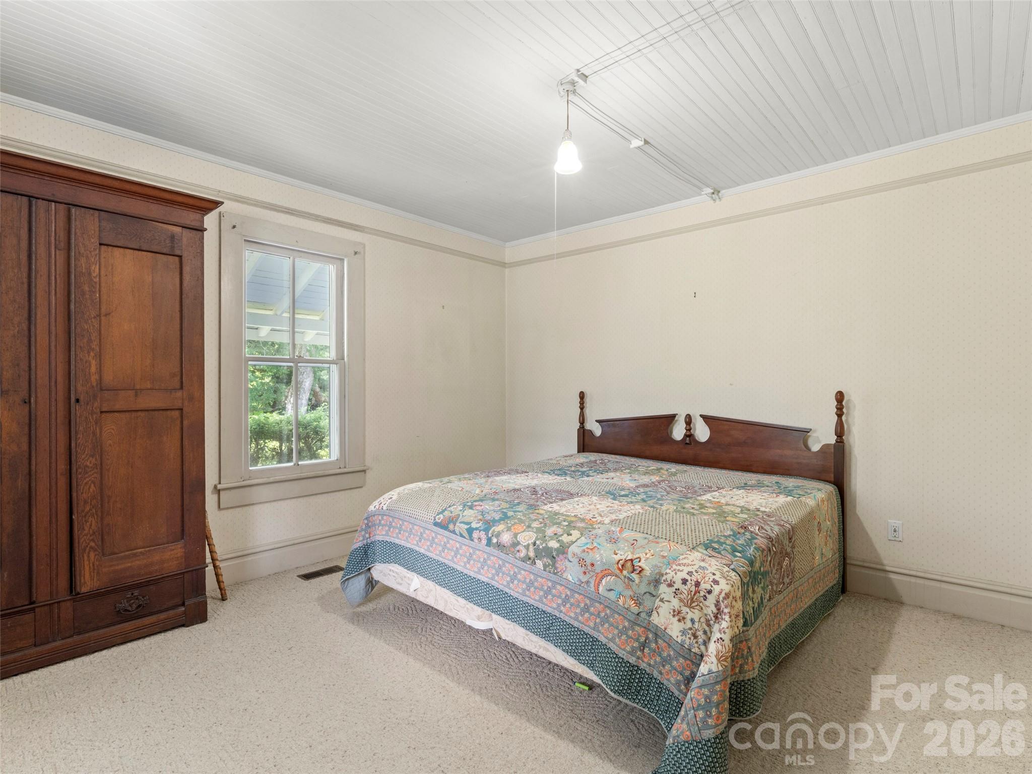 54 Louisiana Avenue — Saluda