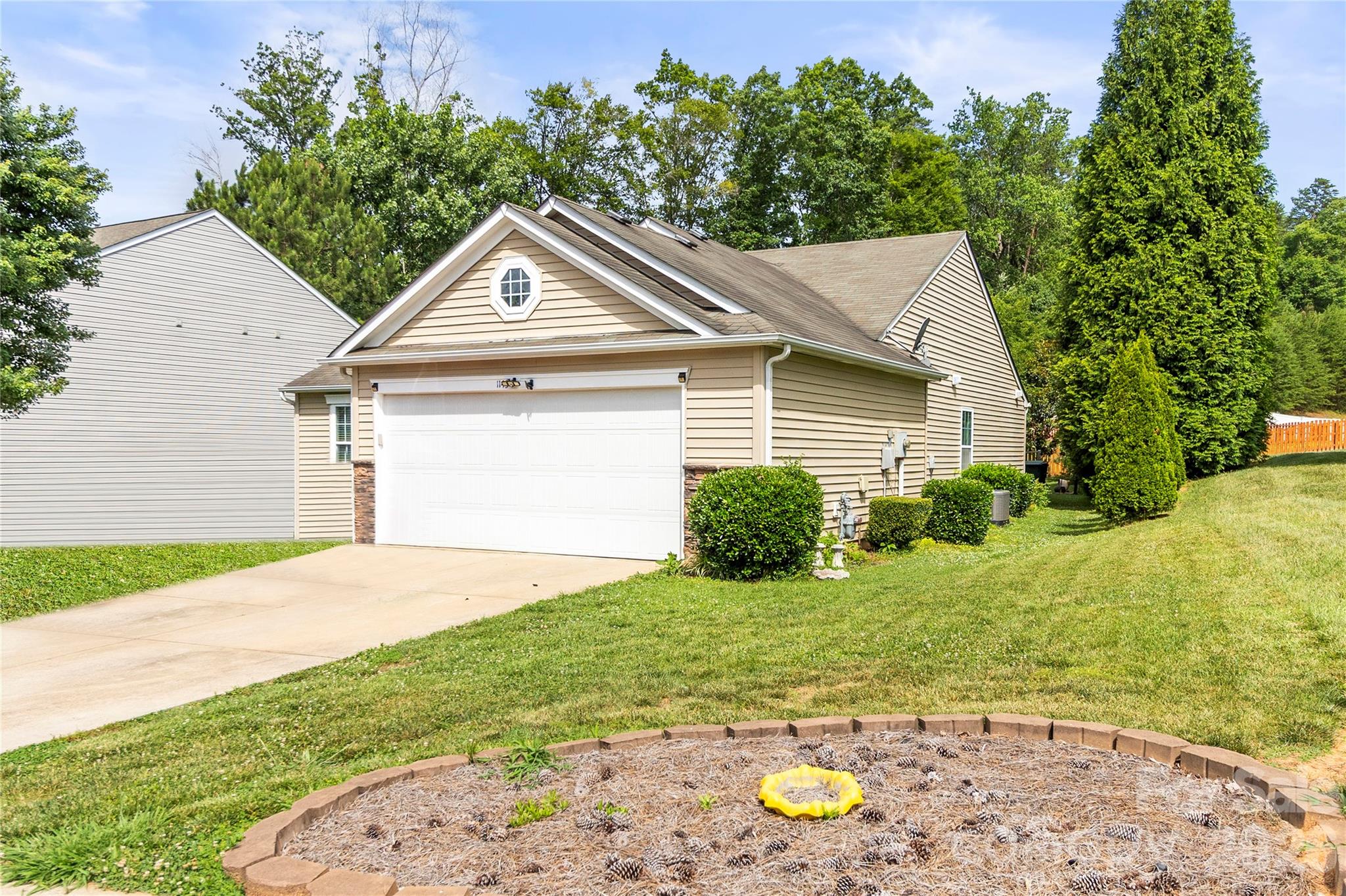 1143 Adirondak Drive — Gastonia