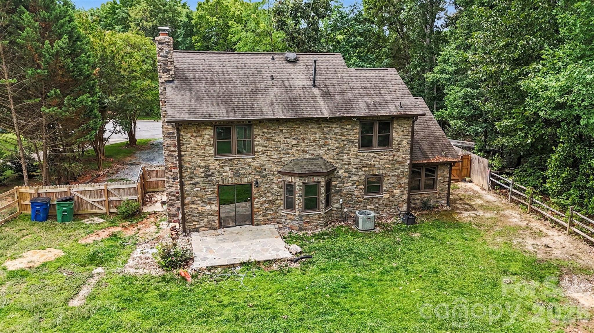 3017 Mill Stream Court — Matthews