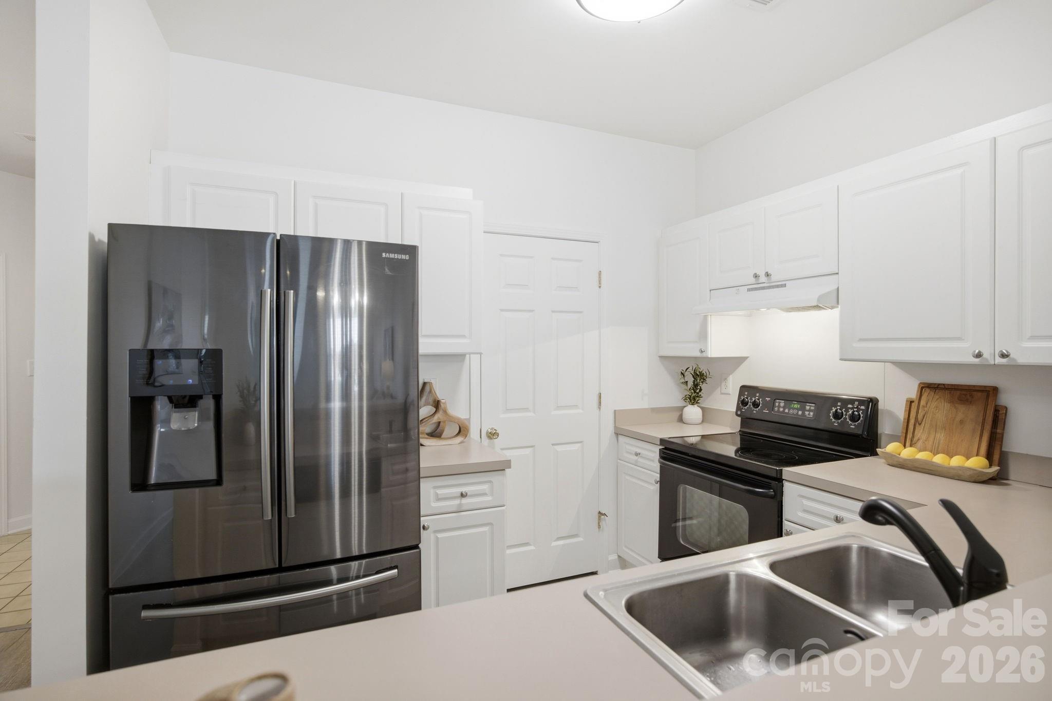 915 Northeast Drive #4 — Davidson