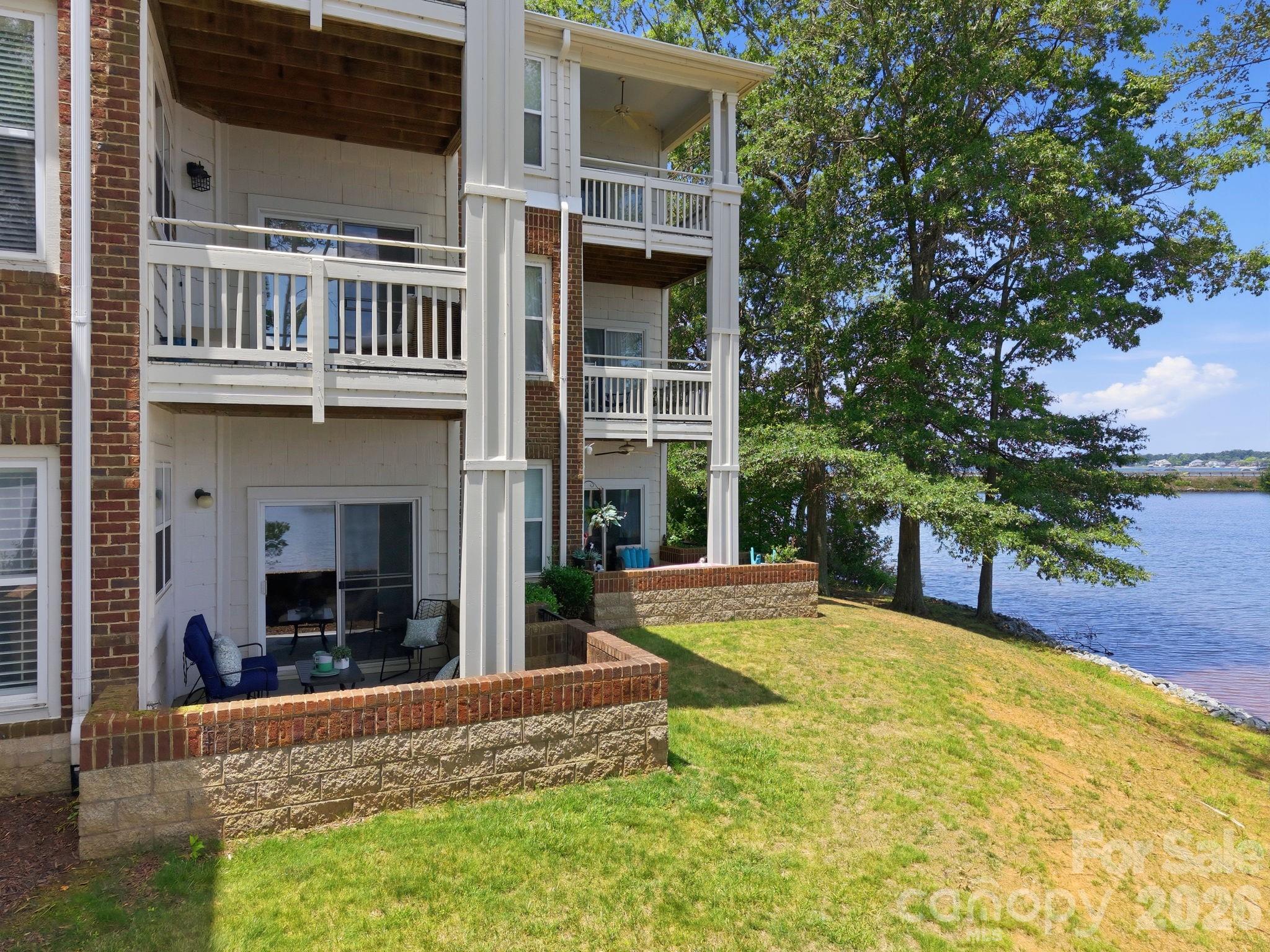 915 Northeast Drive #4 — Davidson