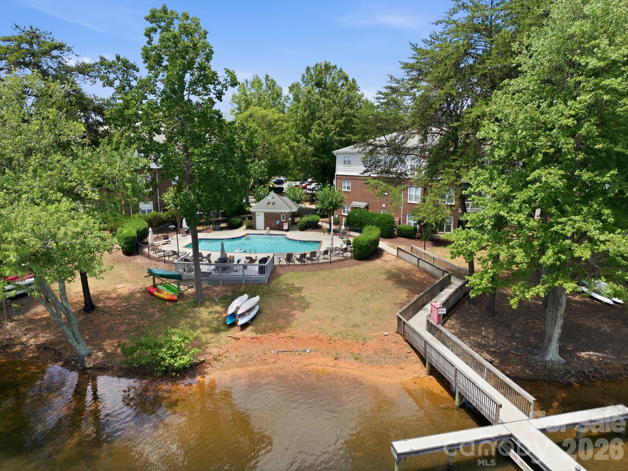 915 Northeast Drive #4 — Davidson