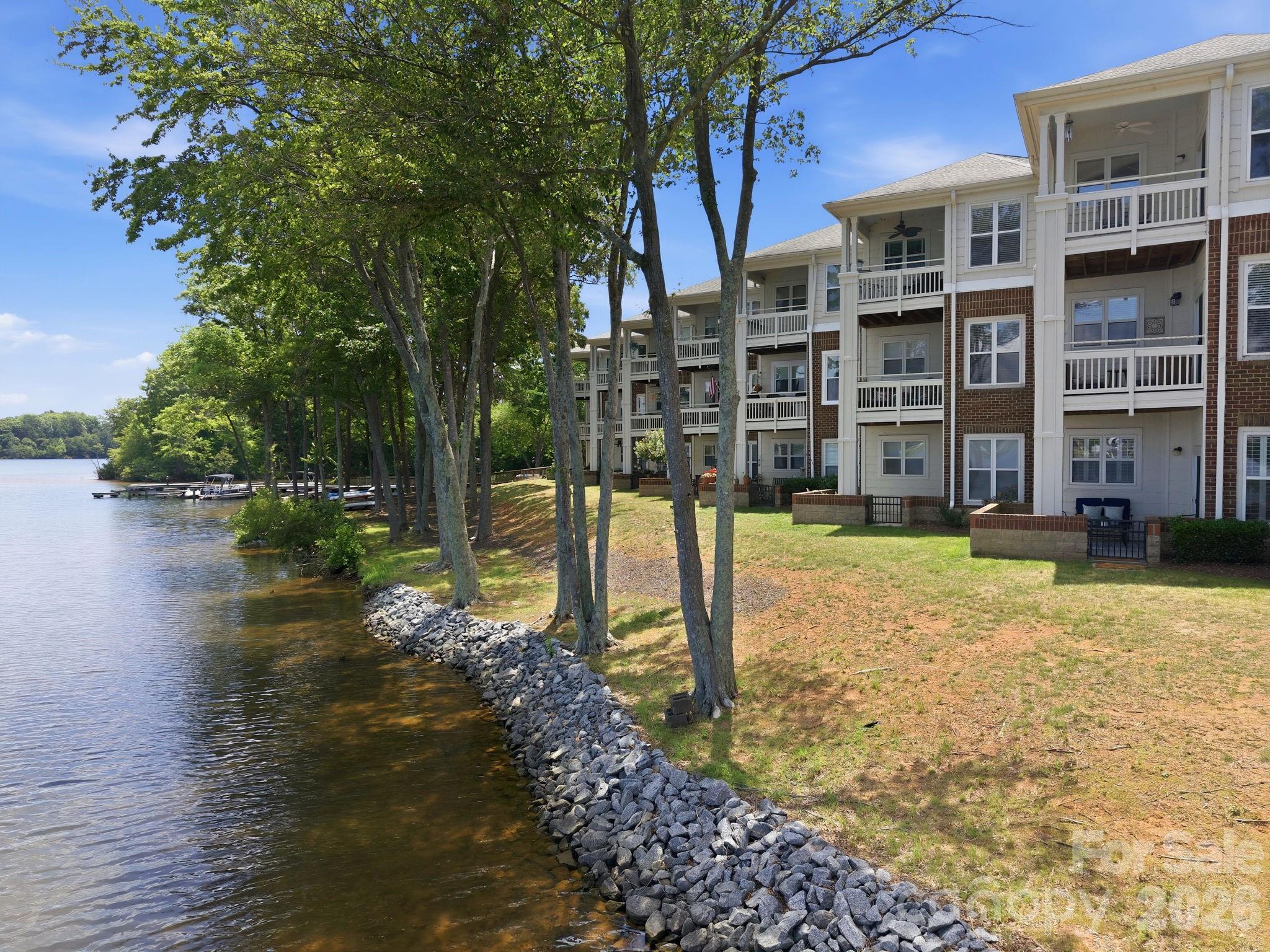 915 Northeast Drive #4 — Davidson