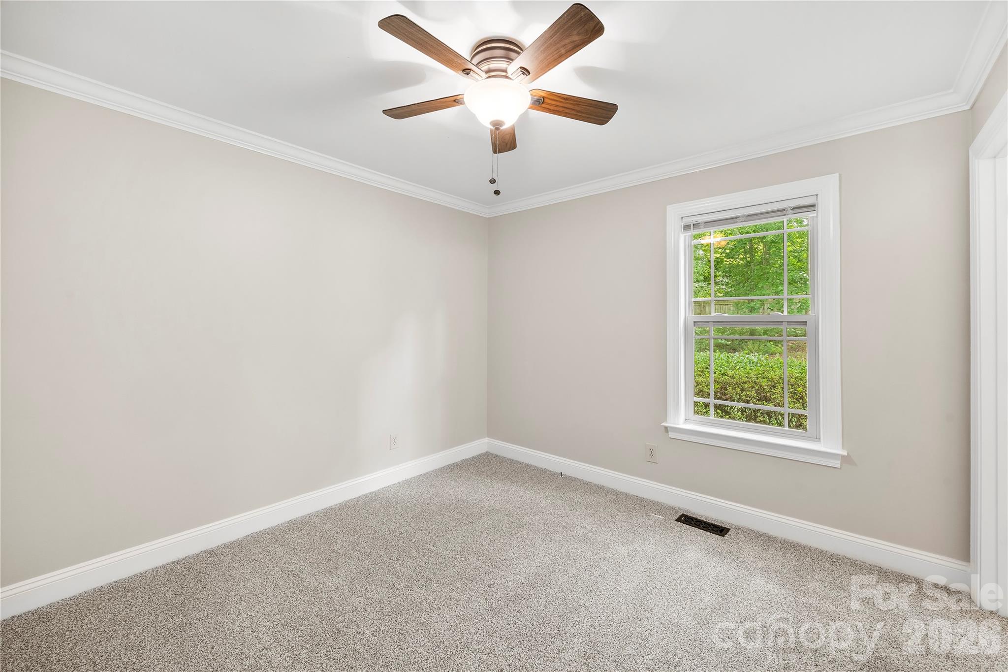 1050 Hay Row Road — Clover