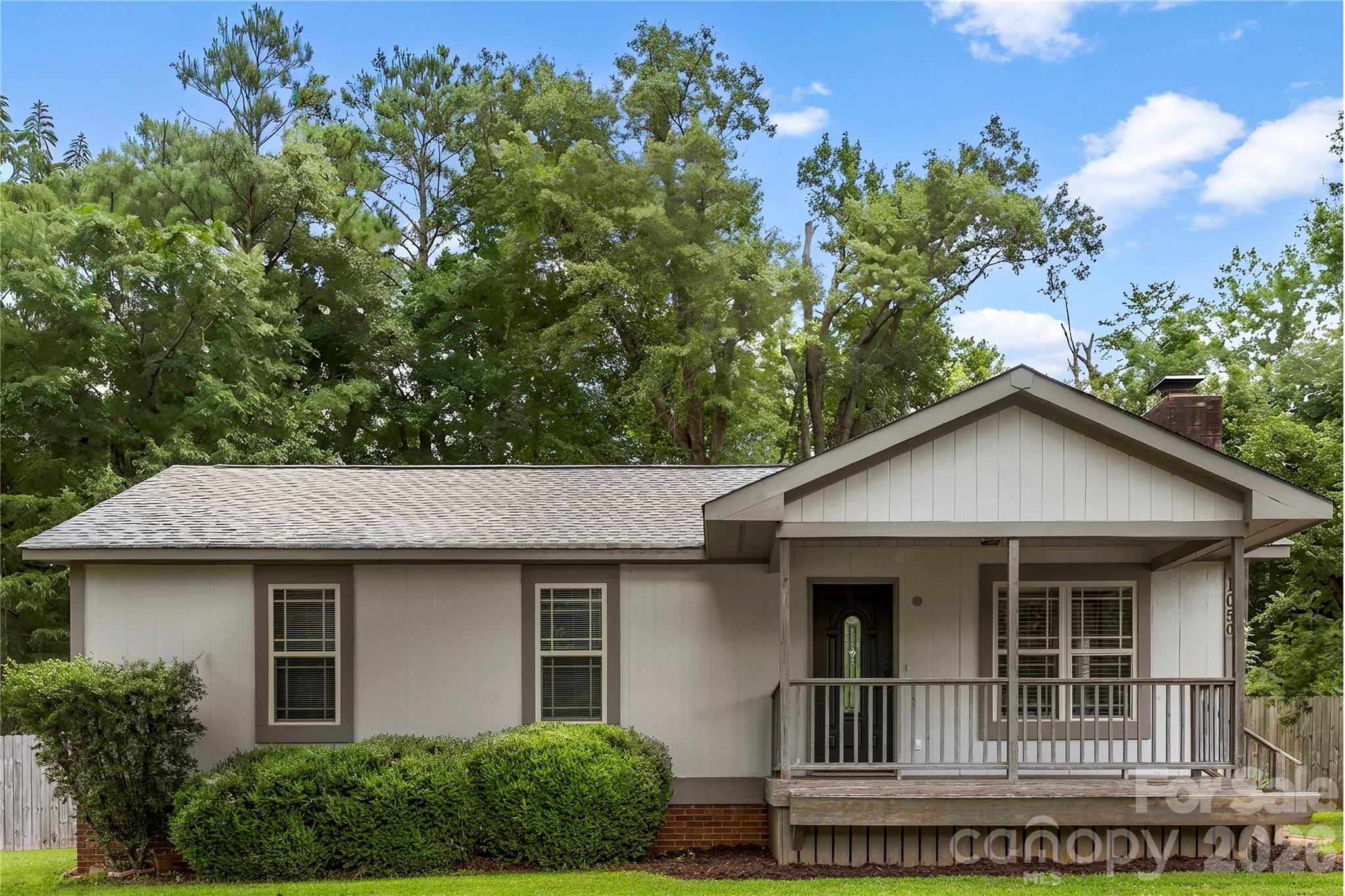 1050 Hay Row Road — Clover