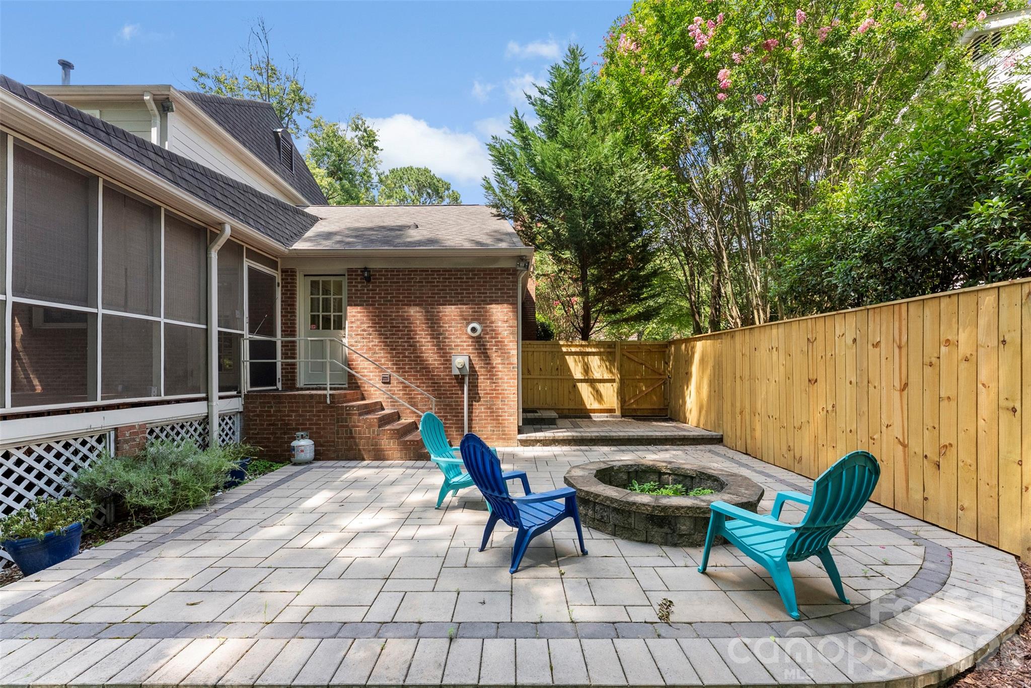 8127 Prince George Road — Charlotte