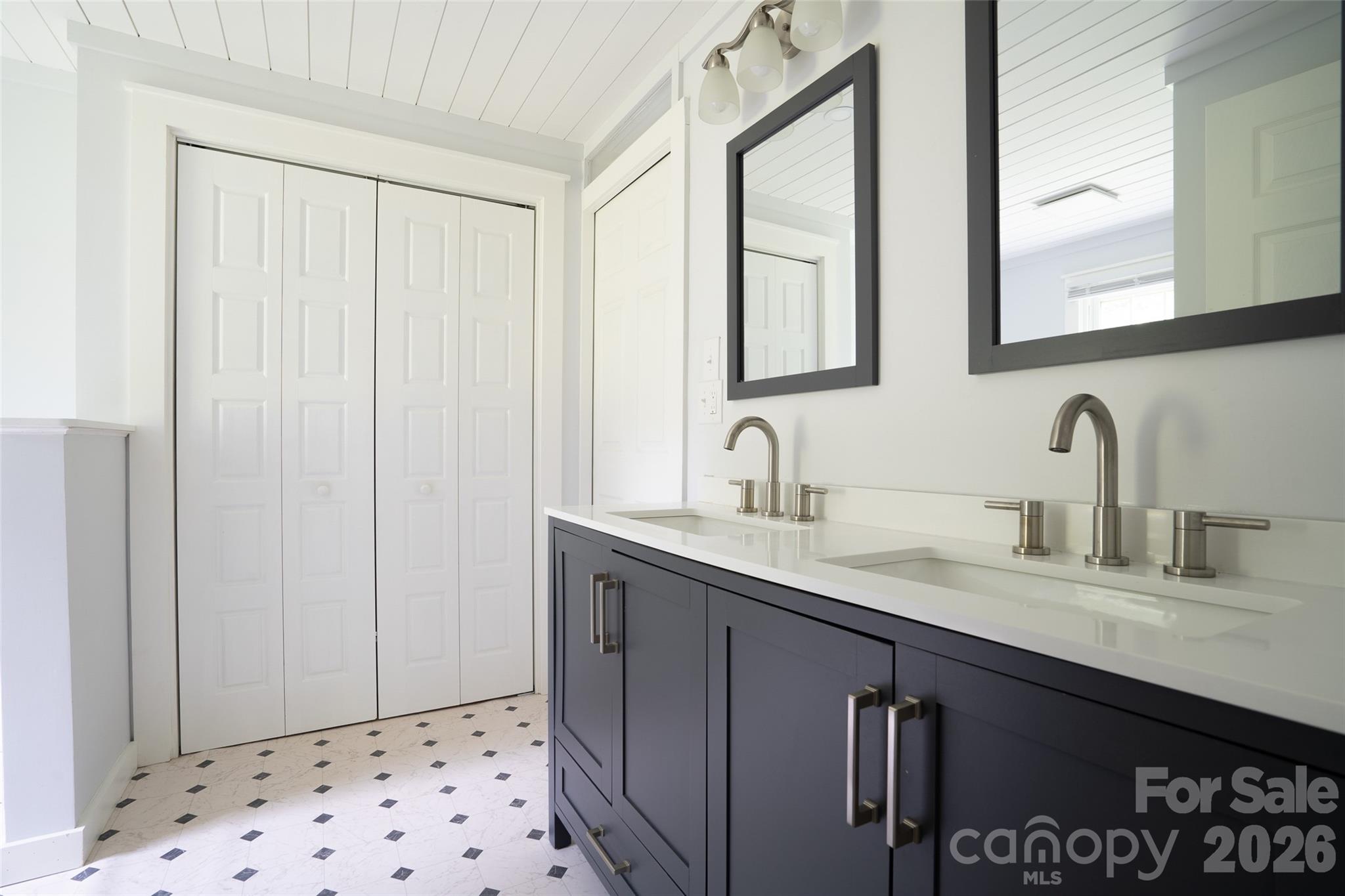 250 Oakdale Street — Brevard