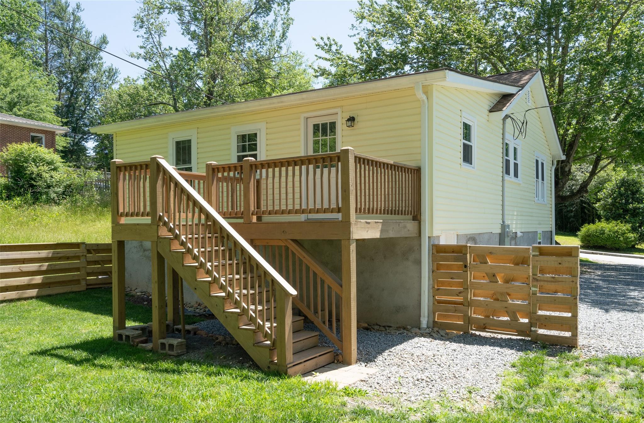 250 Oakdale Street — Brevard
