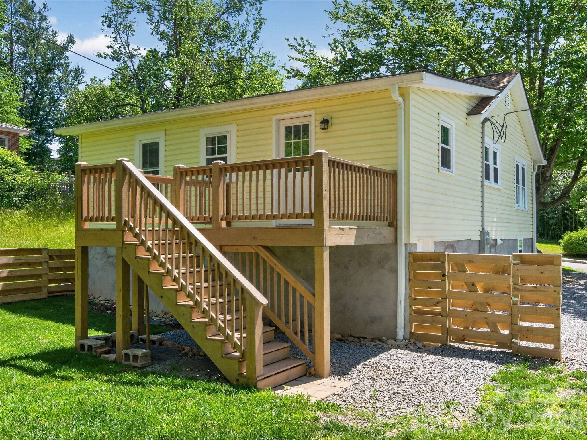 250 Oakdale Street — Brevard