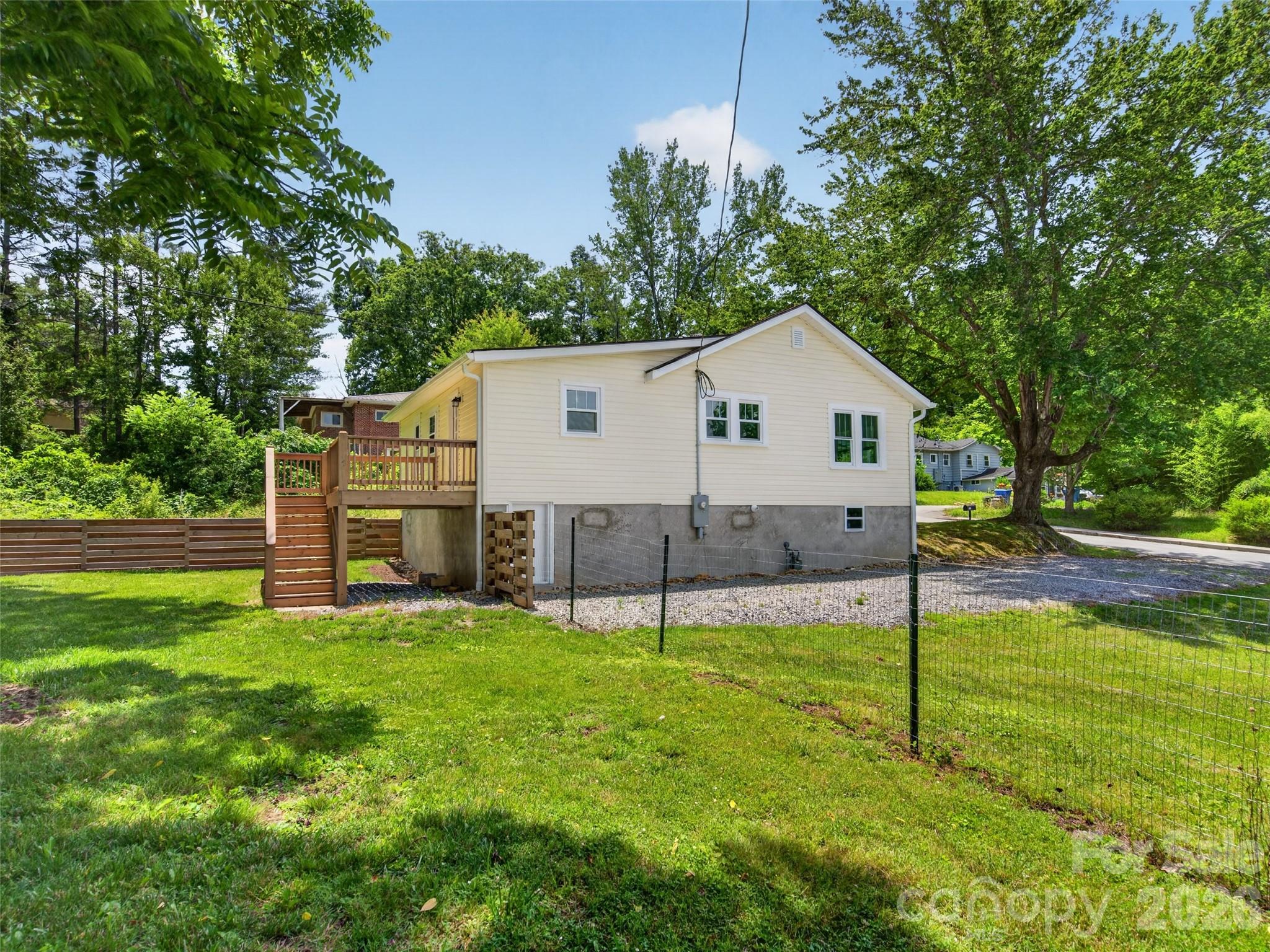 250 Oakdale Street — Brevard