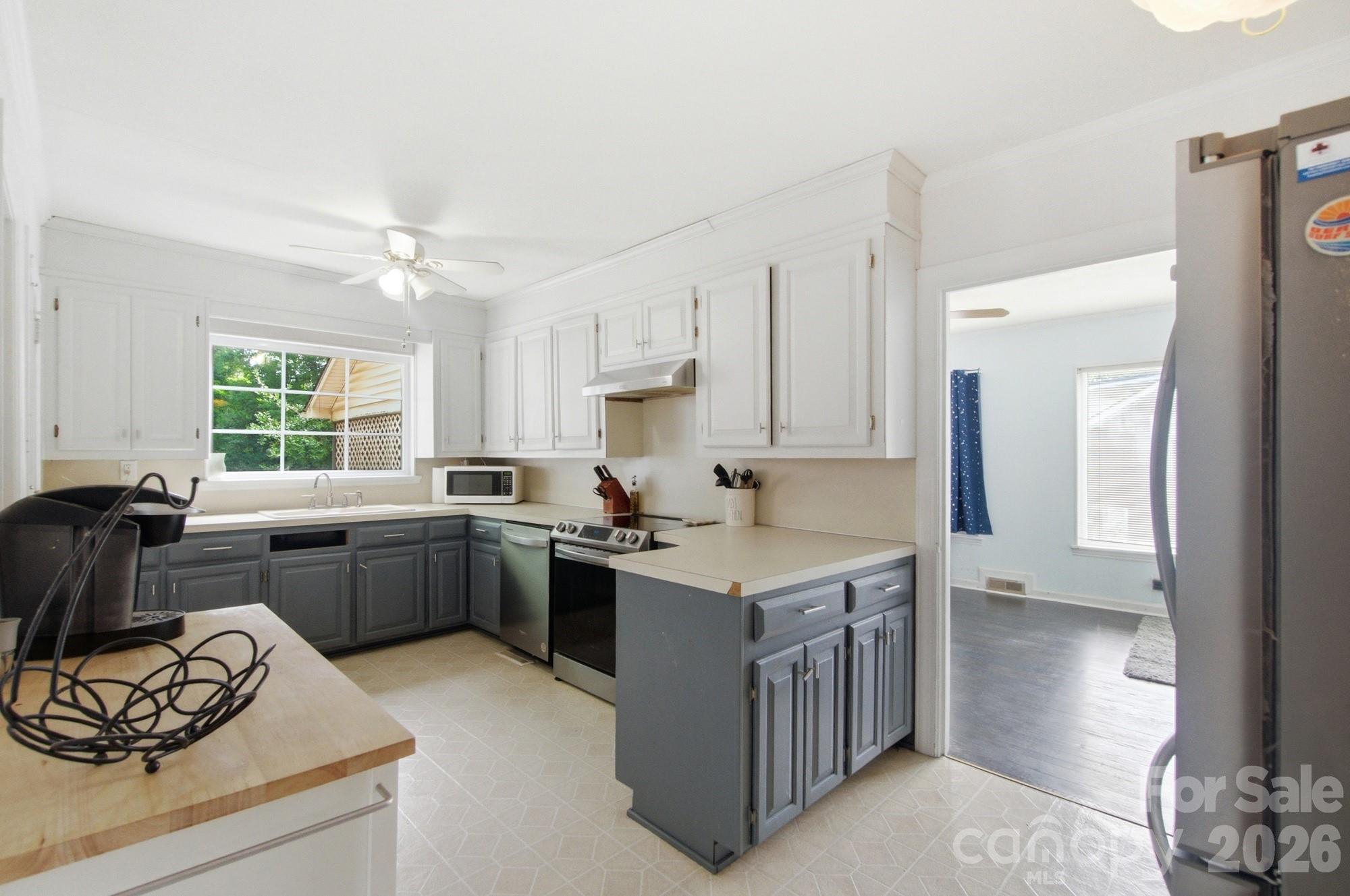 1616 Statesville Boulevard — Salisbury