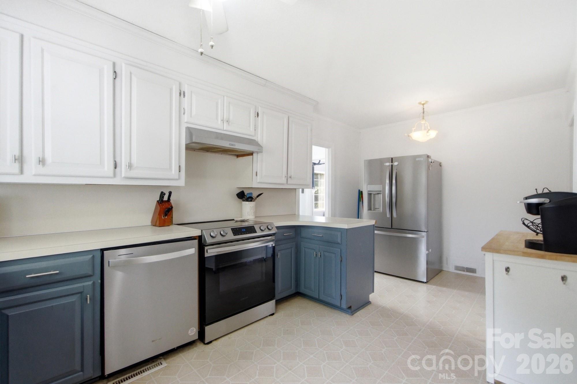 1616 Statesville Boulevard — Salisbury