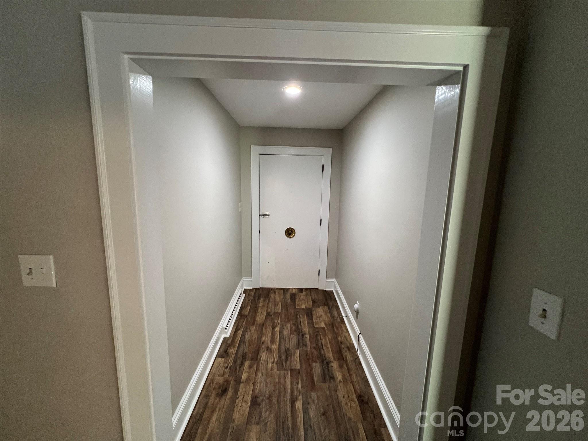 2171 6th Street NE — Hickory