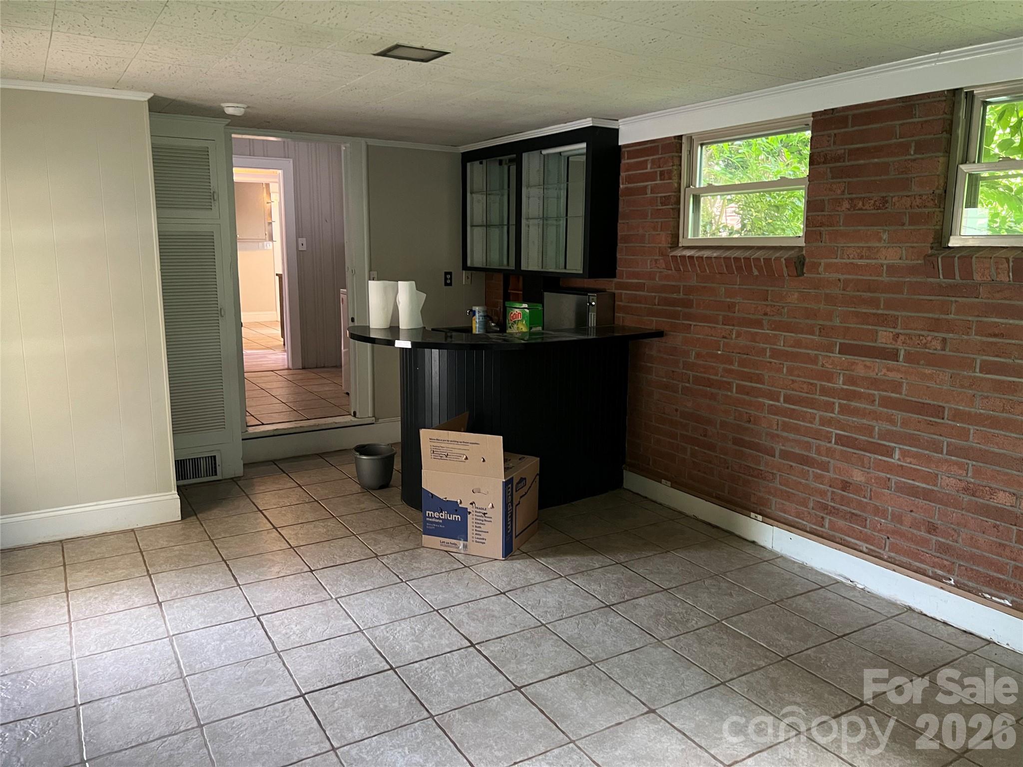 2171 6th Street NE — Hickory