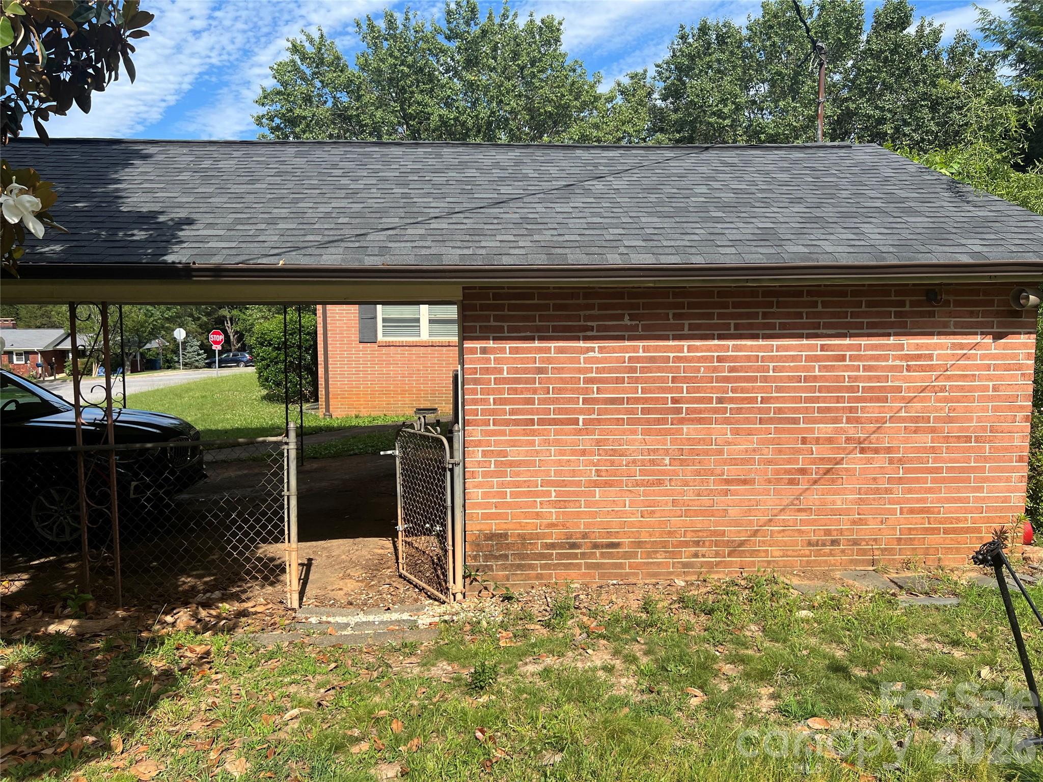2171 6th Street NE — Hickory