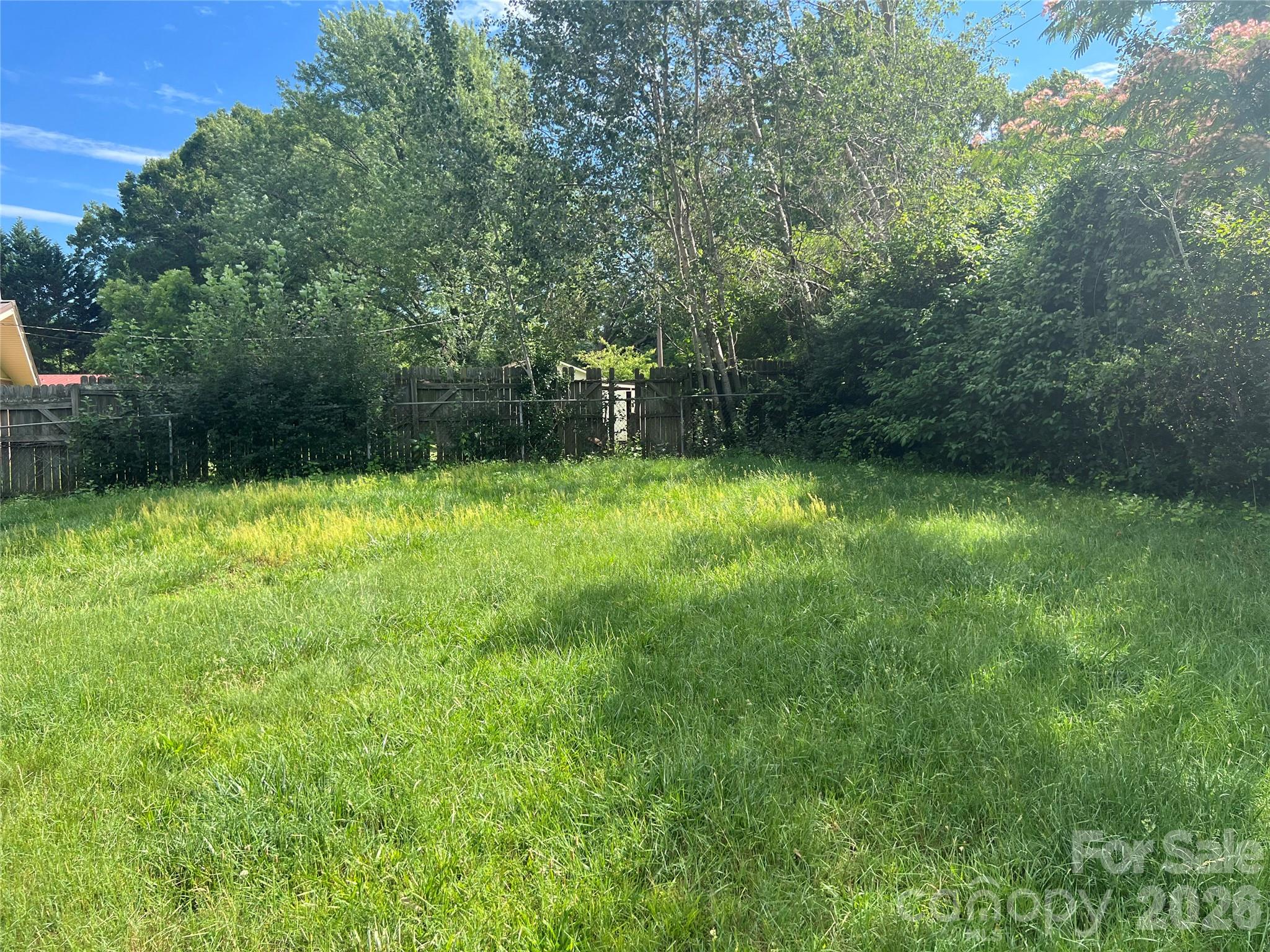 2171 6th Street NE — Hickory