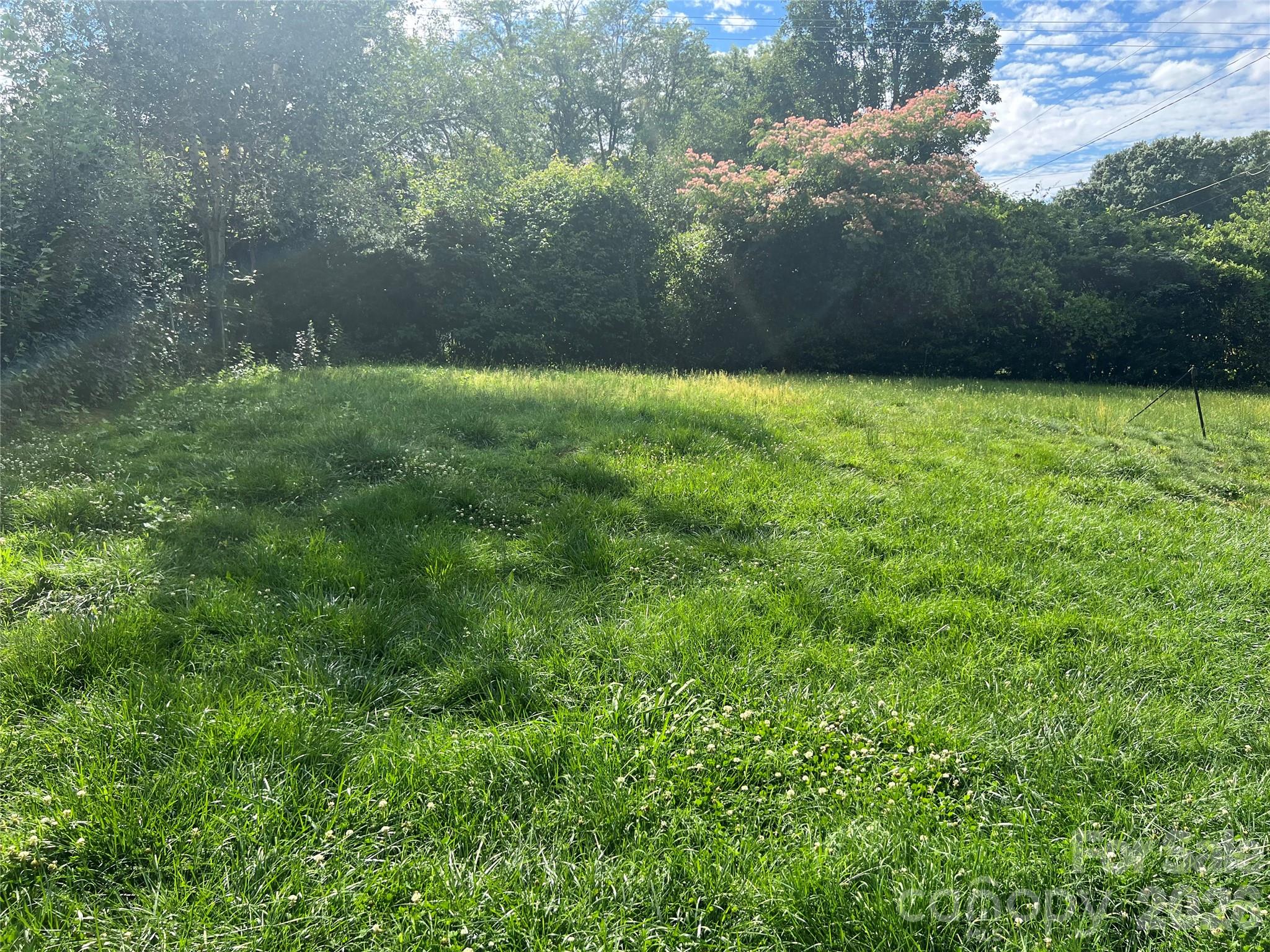 2171 6th Street NE — Hickory