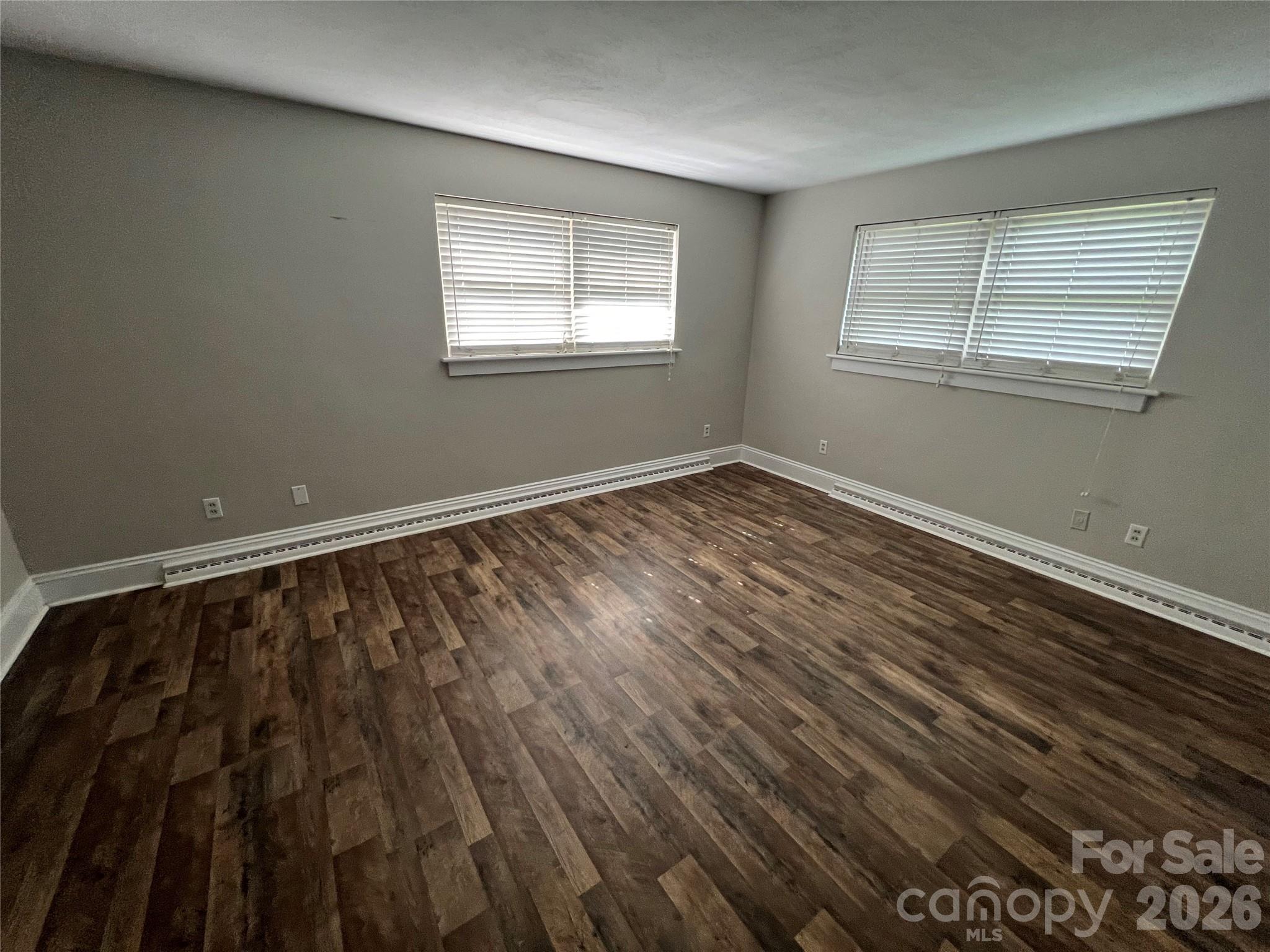 2171 6th Street NE — Hickory