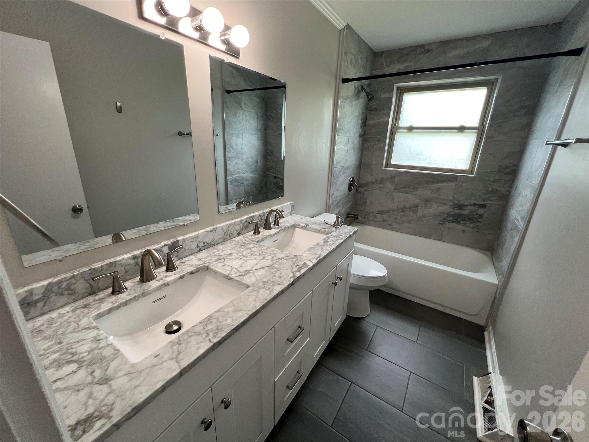 2171 6th Street NE — Hickory
