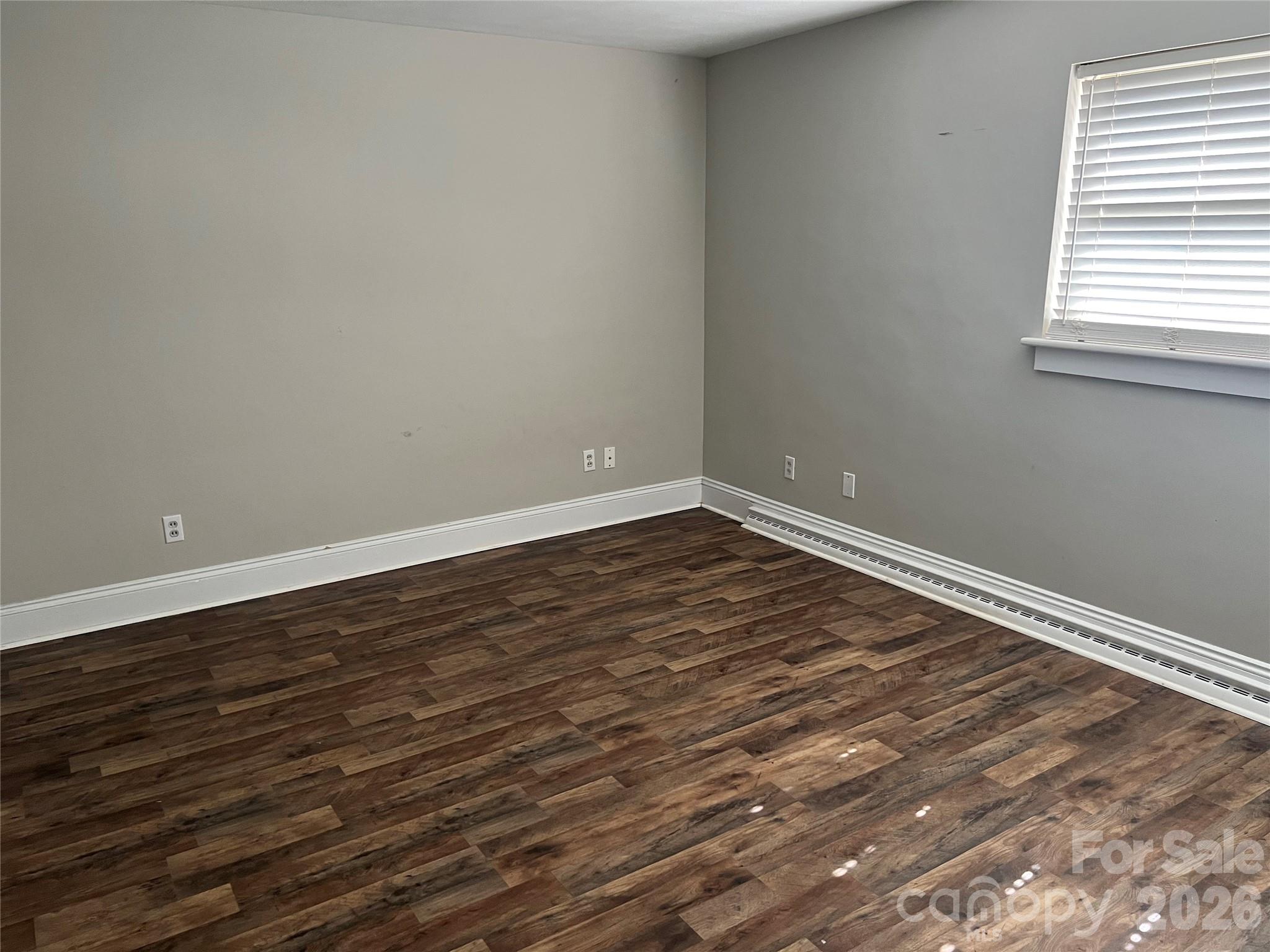 2171 6th Street NE — Hickory