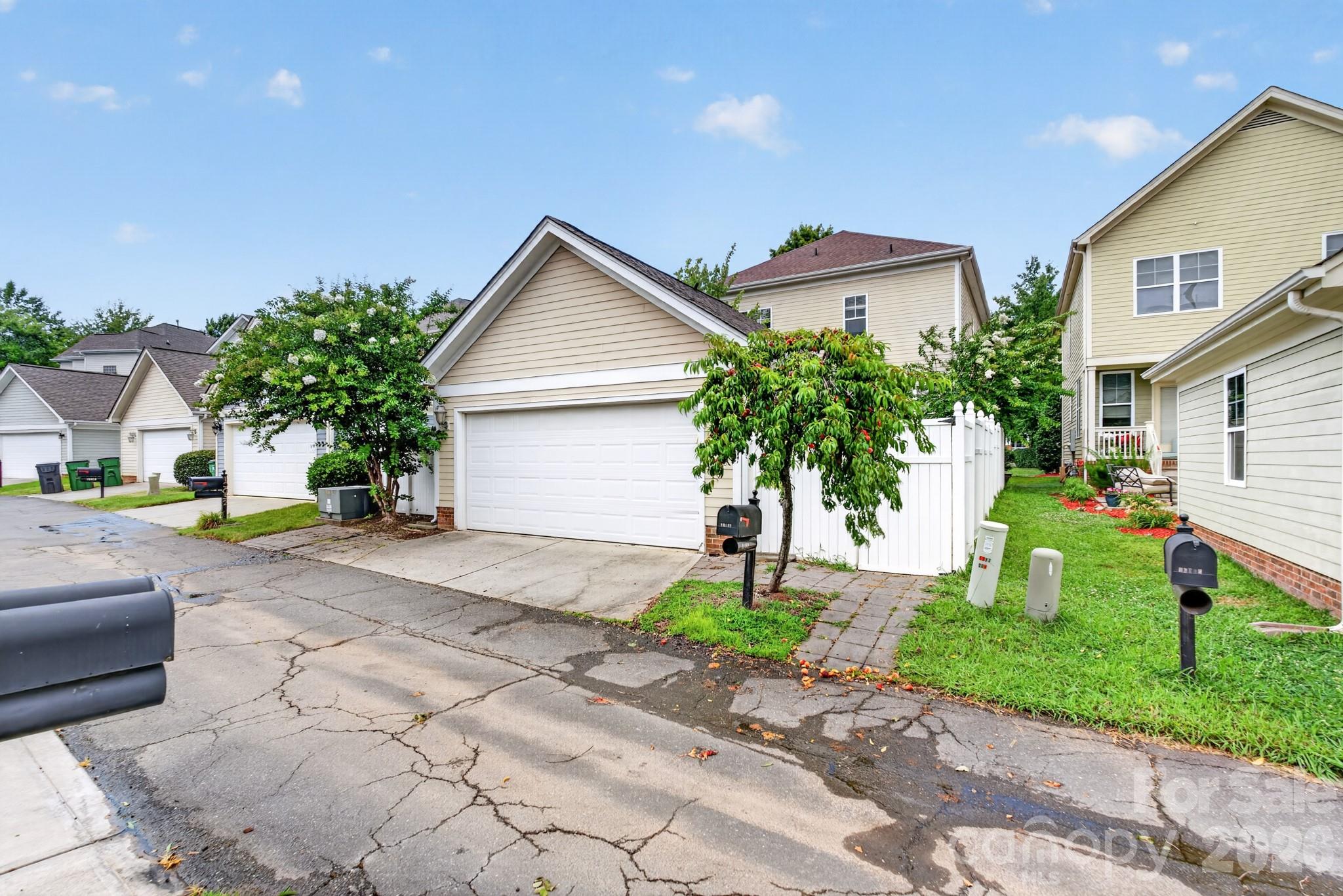 10102 Tolleson Avenue — Charlotte
