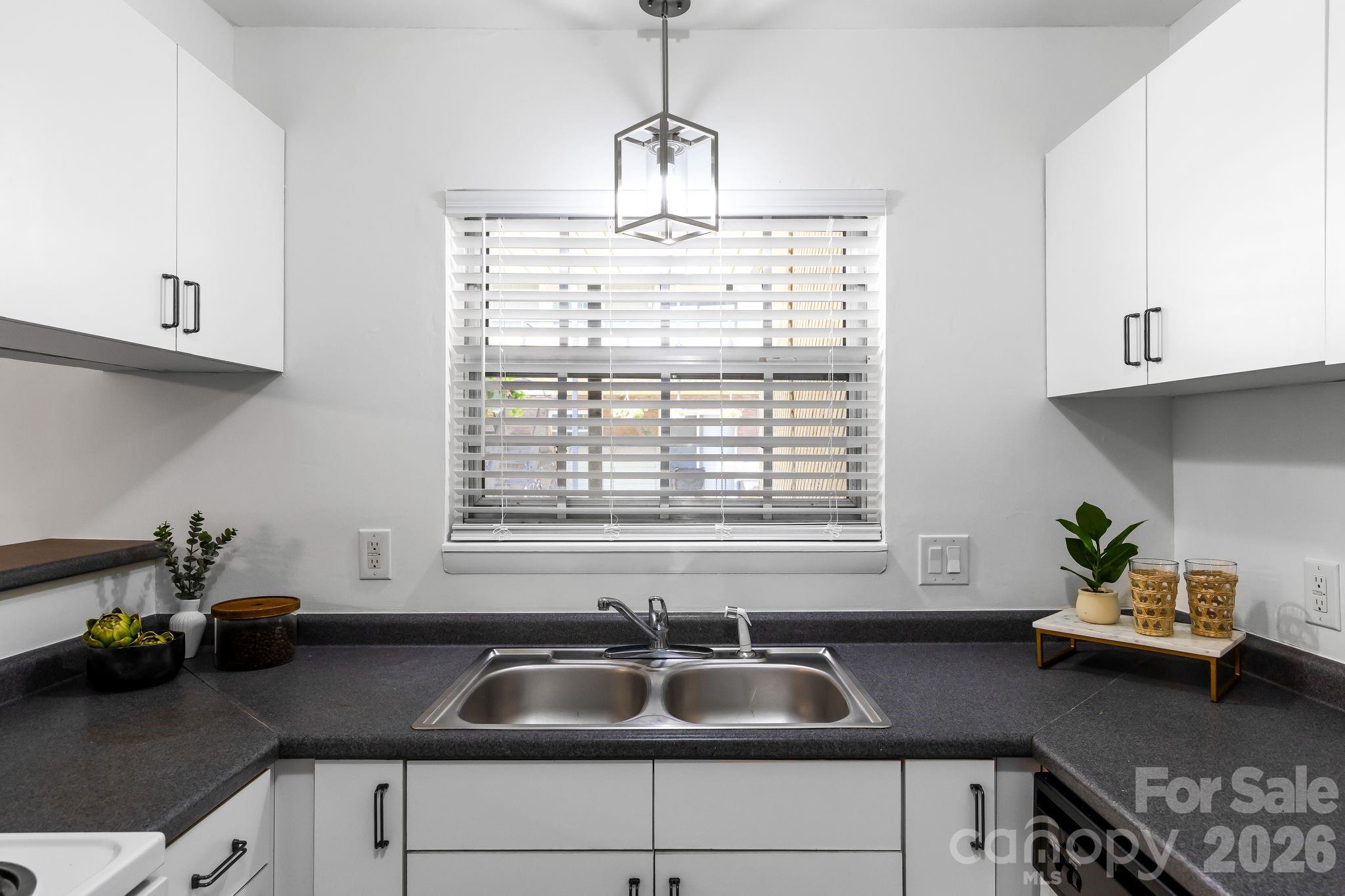 2630 Park Road #F — Charlotte