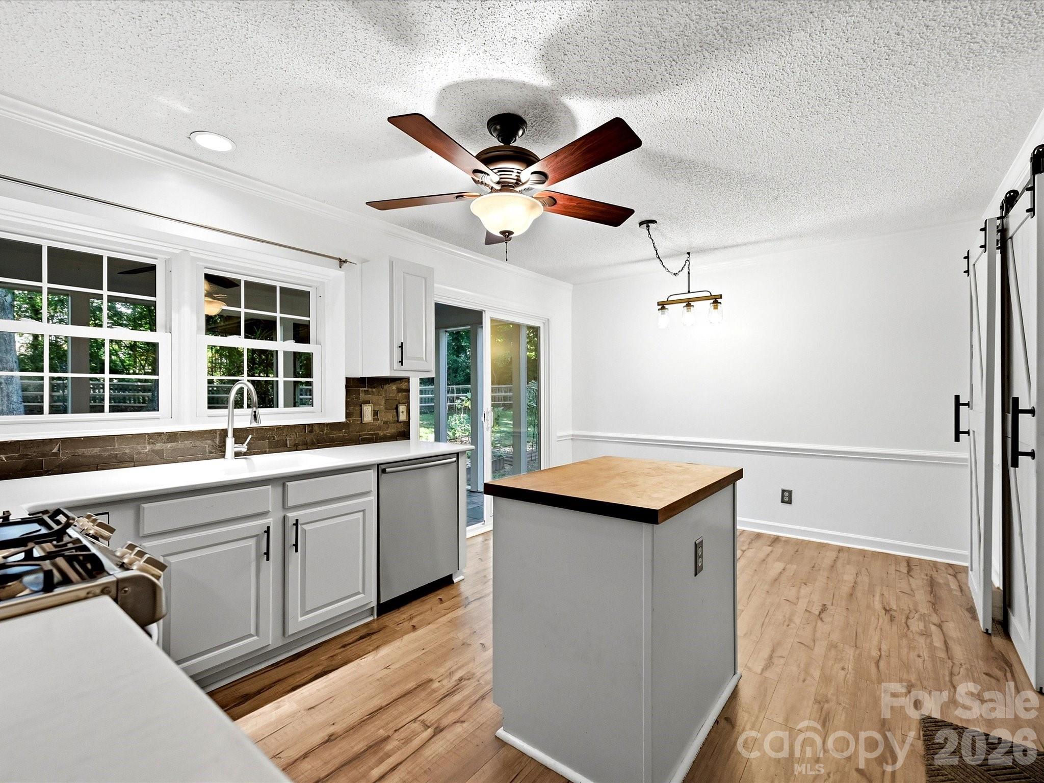 12903 Fallcross Court — Huntersville