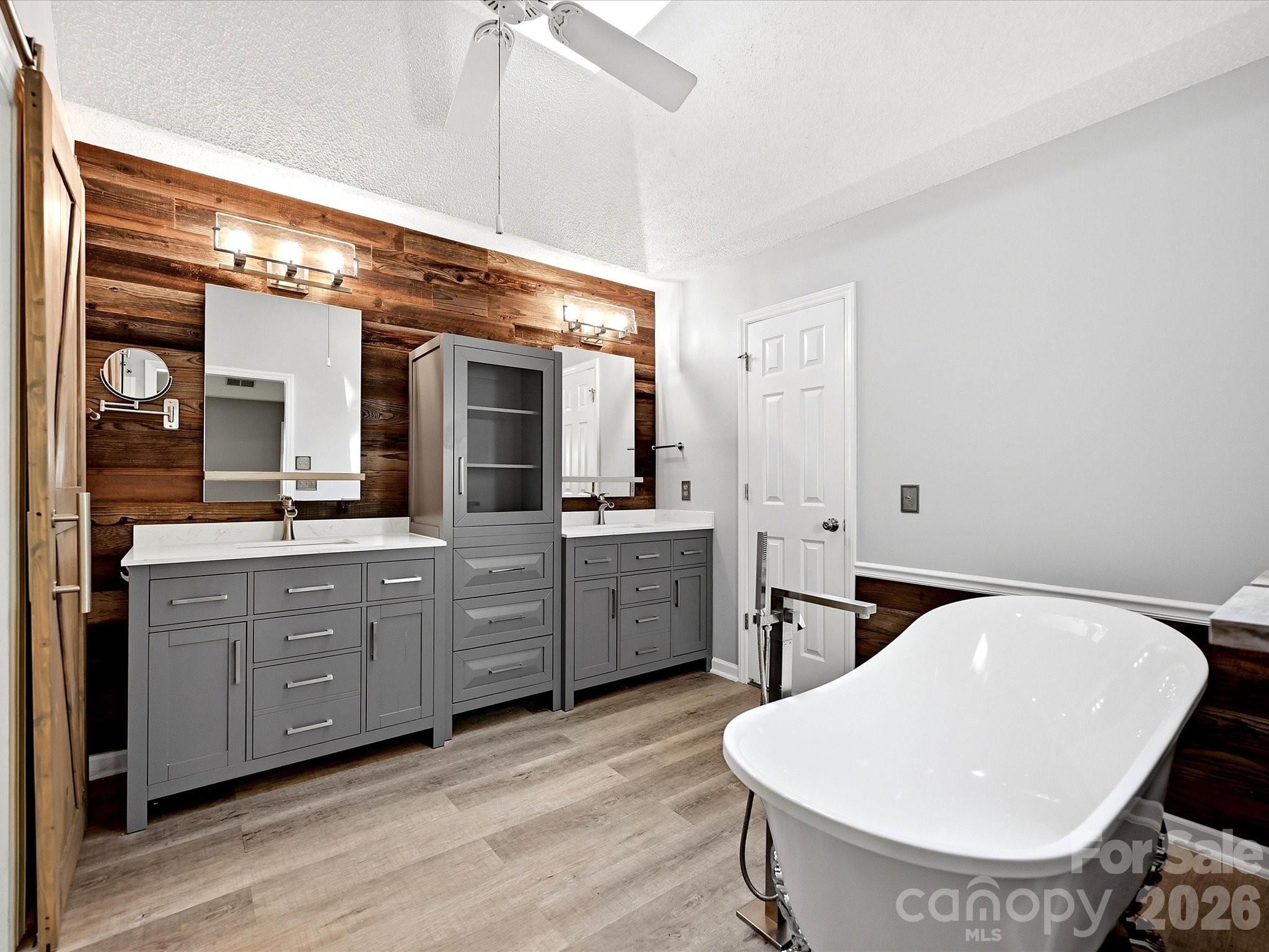 12903 Fallcross Court — Huntersville
