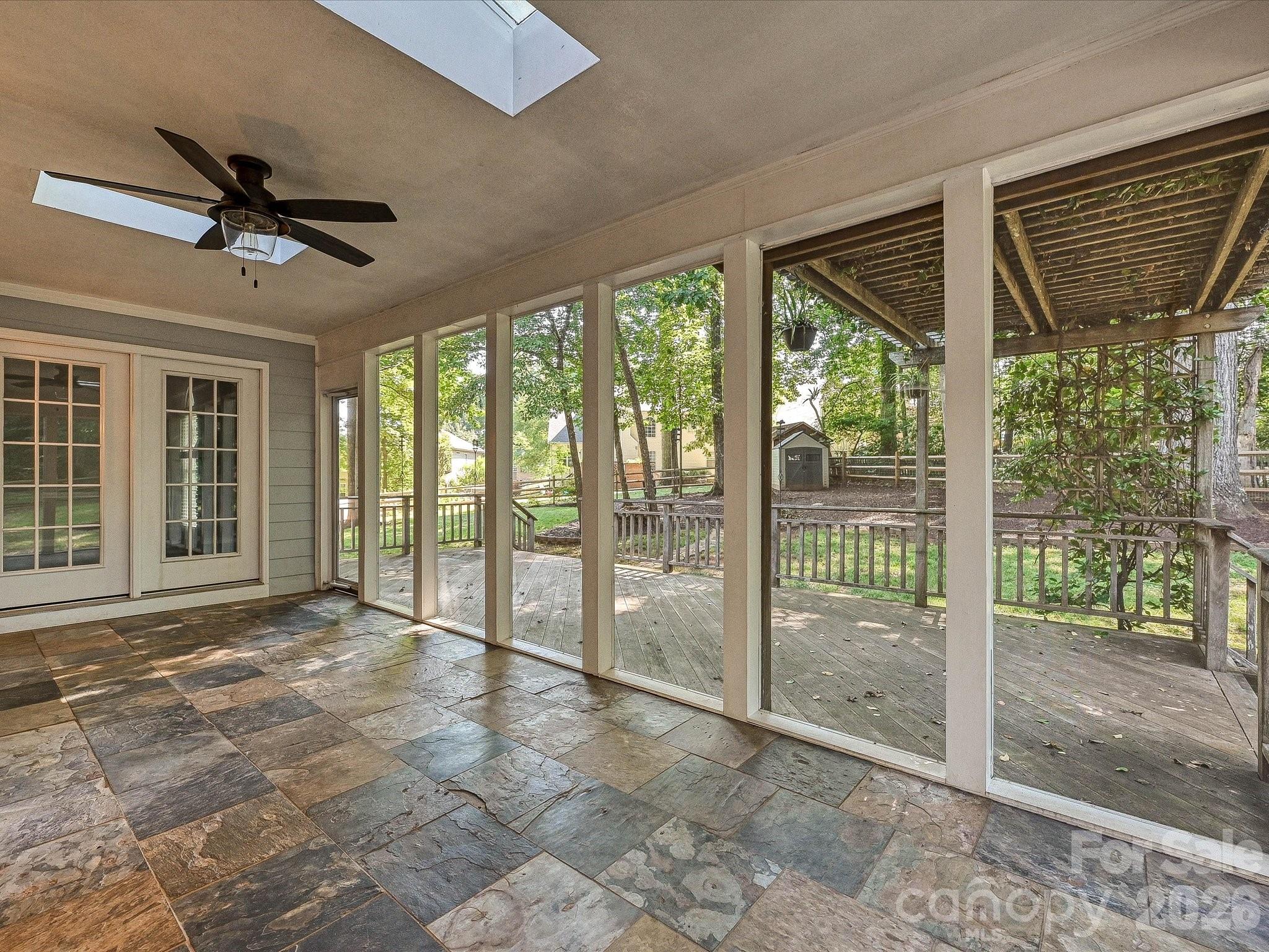 12903 Fallcross Court — Huntersville