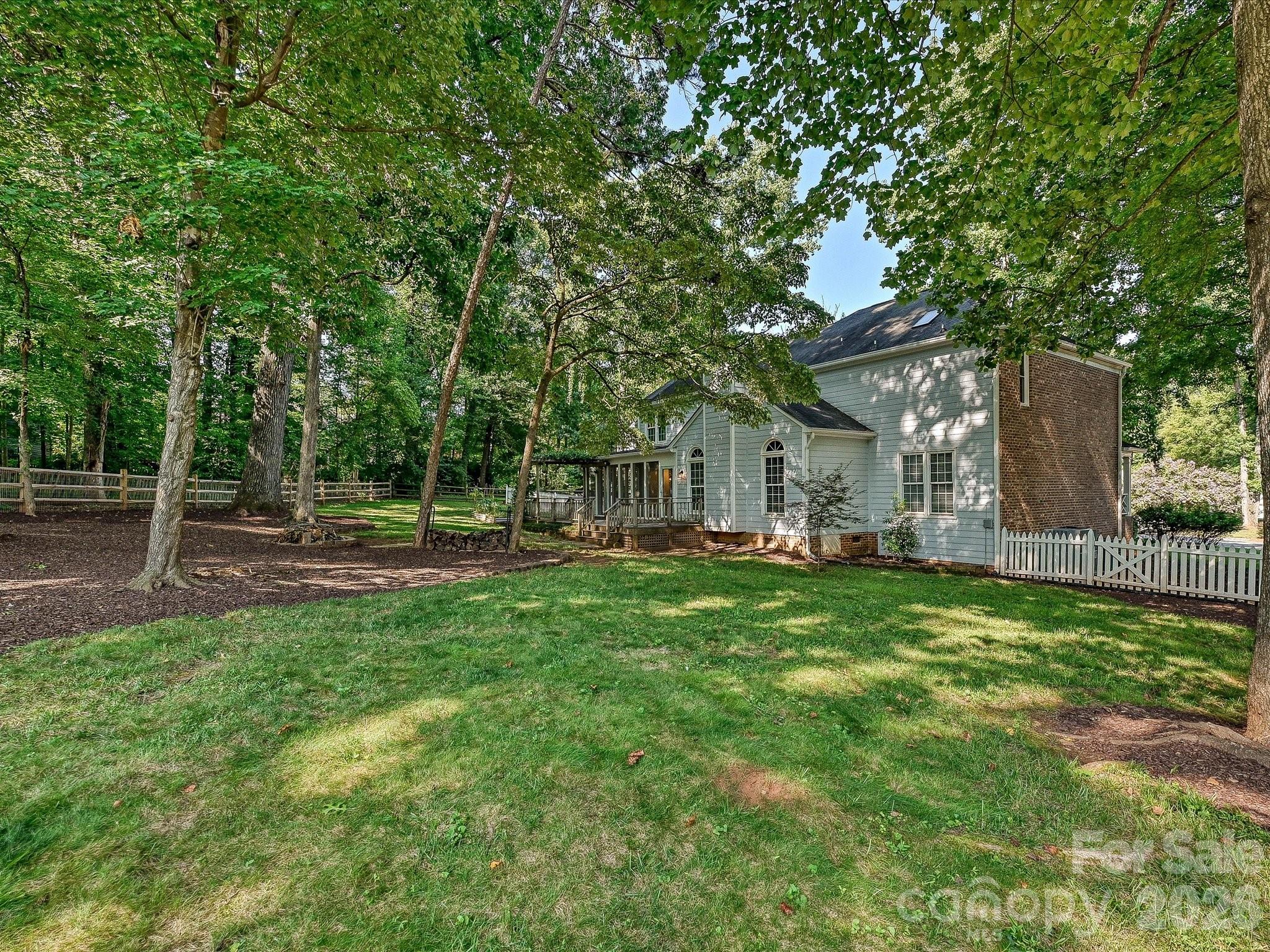 12903 Fallcross Court — Huntersville