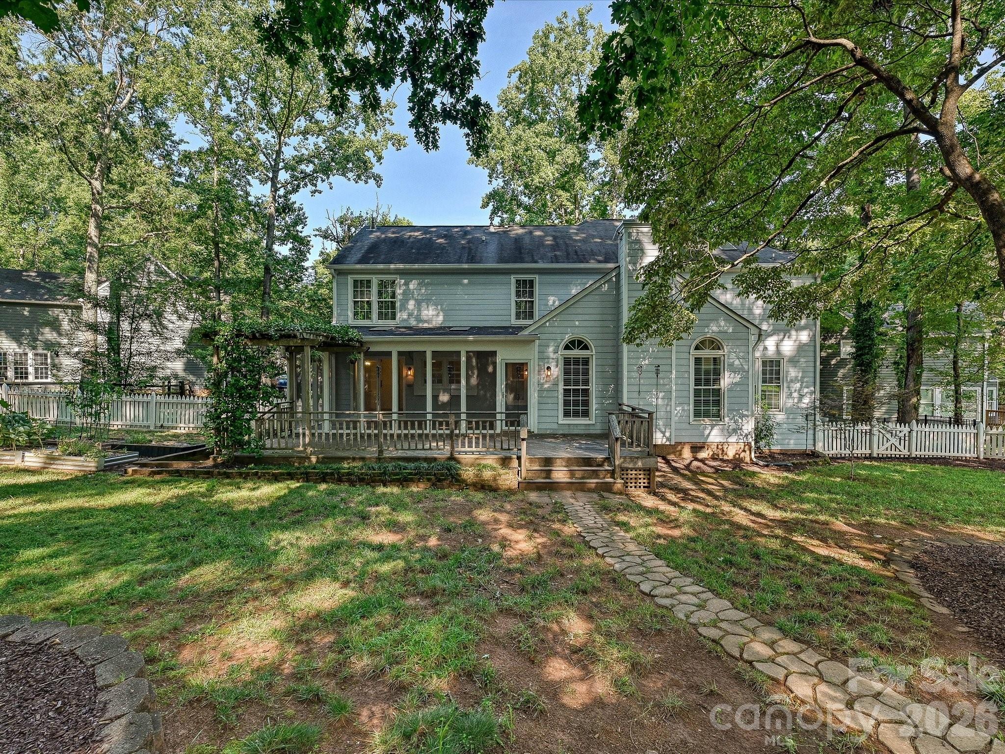 12903 Fallcross Court — Huntersville